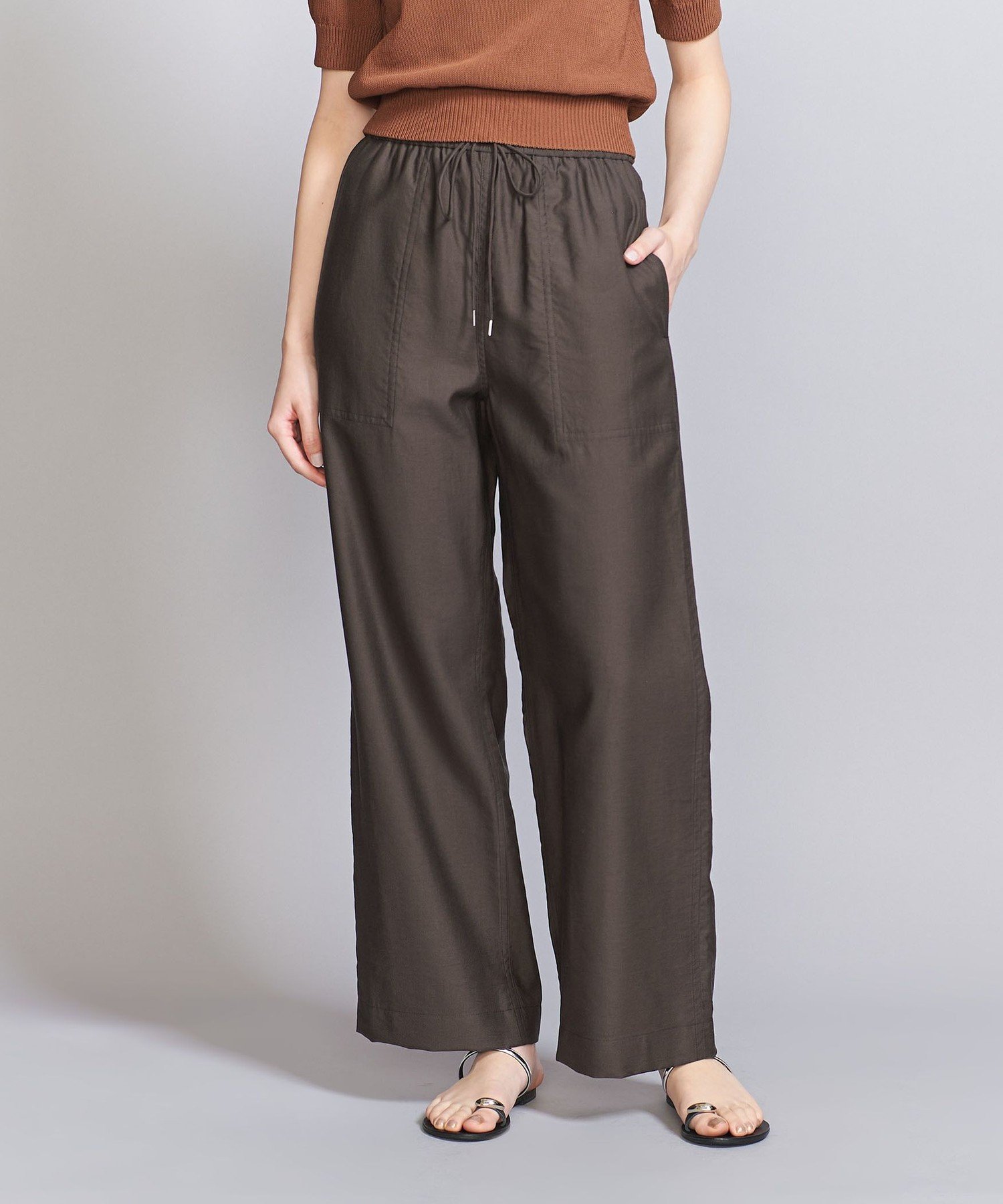 【ビューティ&ユース ユナイテッドアローズ/BEAUTY&YOUTH / UNITED ARROWS】のツイルパッチポケットイージーパンツ ウォッシャブル インテリア・キッズ・メンズ・レディースファッション・服の通販 founy(ファニー) 　ファッション　Fashion　レディースファッション　Fashion for Women　パンツ　Pants & Trousers　ウォッシャブル　Machine Washable　春　Spring　クロップド　Cropped, Short Length　サマー　Summer, Summer Style　サンダル　Sandals, Summer Shoes　シューズ　Shoes, Footwear　スニーカー　Sneakers, Trainers　トレンド　Trend, Trending Now　ドレープ　Drape, Draping Fabric　定番　Standard, Basic Item　パッチ　Patch, Appliqué　プリント　Print, Printed Pattern　ポケット　Pocket, Pocket Detail　リラックス　Relax, Relaxed Fit　ワイド　Wide, Wide Fit　S/S・春夏　SS, Spring/Summer, Warm Season　おすすめ　Recommended / Our Picks　夏　Summer　エレガント 上品　Elegant　MOCA|ID: prp329100004933694 ipo3291000000037031096