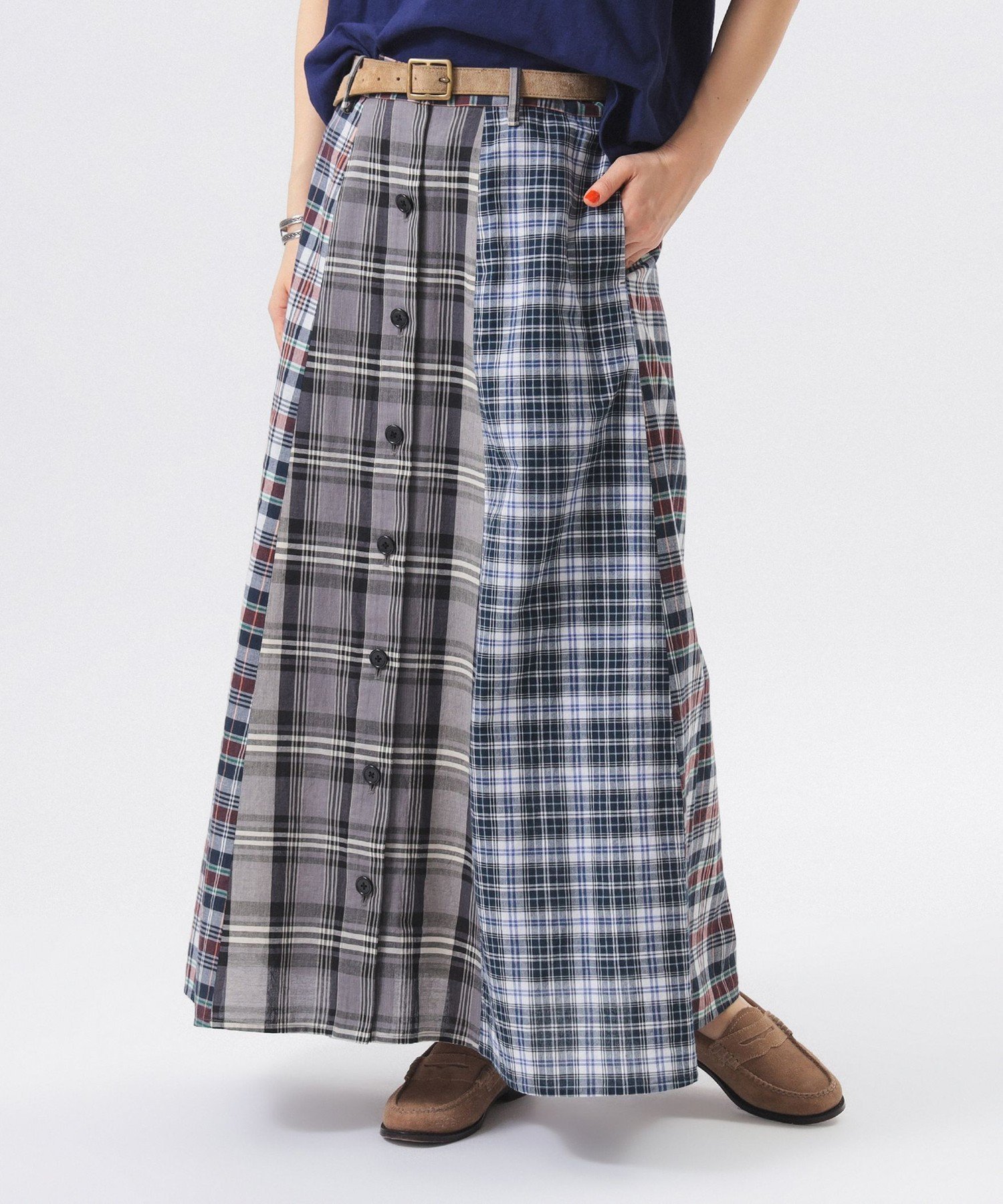 【ビームス ウイメン/BEAMS】のマドラス チェック クレイジー スカート インテリア・キッズ・メンズ・レディースファッション・服の通販 founy(ファニー) 　ファッション　Fashion　レディースファッション　Fashion for Women　スカート　Skirts　インド　Indian Textile　ウェーブ　Wavy Pattern　春　Spring　軽量　Lightweight, Ultra Light　シンプル　Simple, Minimal　ジップ　Zip, Zipper　チェック　Check, Plaid, Tartan　ドローコード　Drawcord, Drawstring Cord　定番　Standard, Basic Item　フロント　Front, Front Design　S/S・春夏　SS, Spring/Summer, Warm Season　おすすめ　Recommended / Our Picks　夏　Summer　GREY|ID: prp329100004933717 ipo3291000000037031194