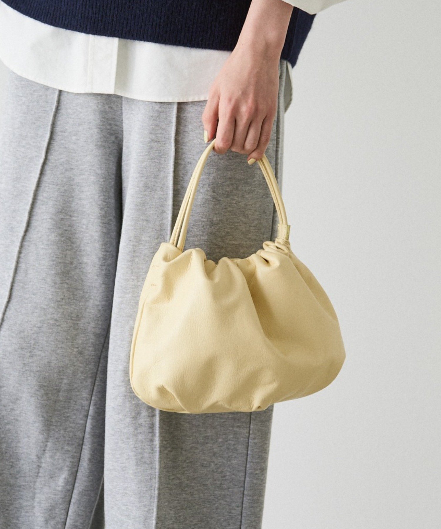 【ラシット/russet】のレザー巾着4WAYショルダーバッグ インテリア・キッズ・メンズ・レディースファッション・服の通販 founy(ファニー) 　ファッション　Fashion　レディースファッション　Fashion for Women　バッグ　Bags　イエロー　Yellow　オケージョン　Occasion Wear　クラッチ　Clutch, Clutch Bag　コンパクト　Compact, Small Size　巾着　Drawstring Bag, Kinchaku　軽量　Lightweight, Ultra Light　ショルダー　Shoulder, Shoulder Strap　シルバー　Silver, Metallic Silver　シンプル　Simple, Minimal　スタイリッシュ　Stylish, Fashionable　フォルム　Silhouette, Form　ベーシック　Basic, Essential　ポケット　Pocket, Pocket Detail　メタリック　Metallic, Shiny Finish　日本製　Made In Japan　エレガント 上品　Elegant　セレモニー　Ceremony　イエロー|ID: prp329100004933766 ipo3291000000037031422