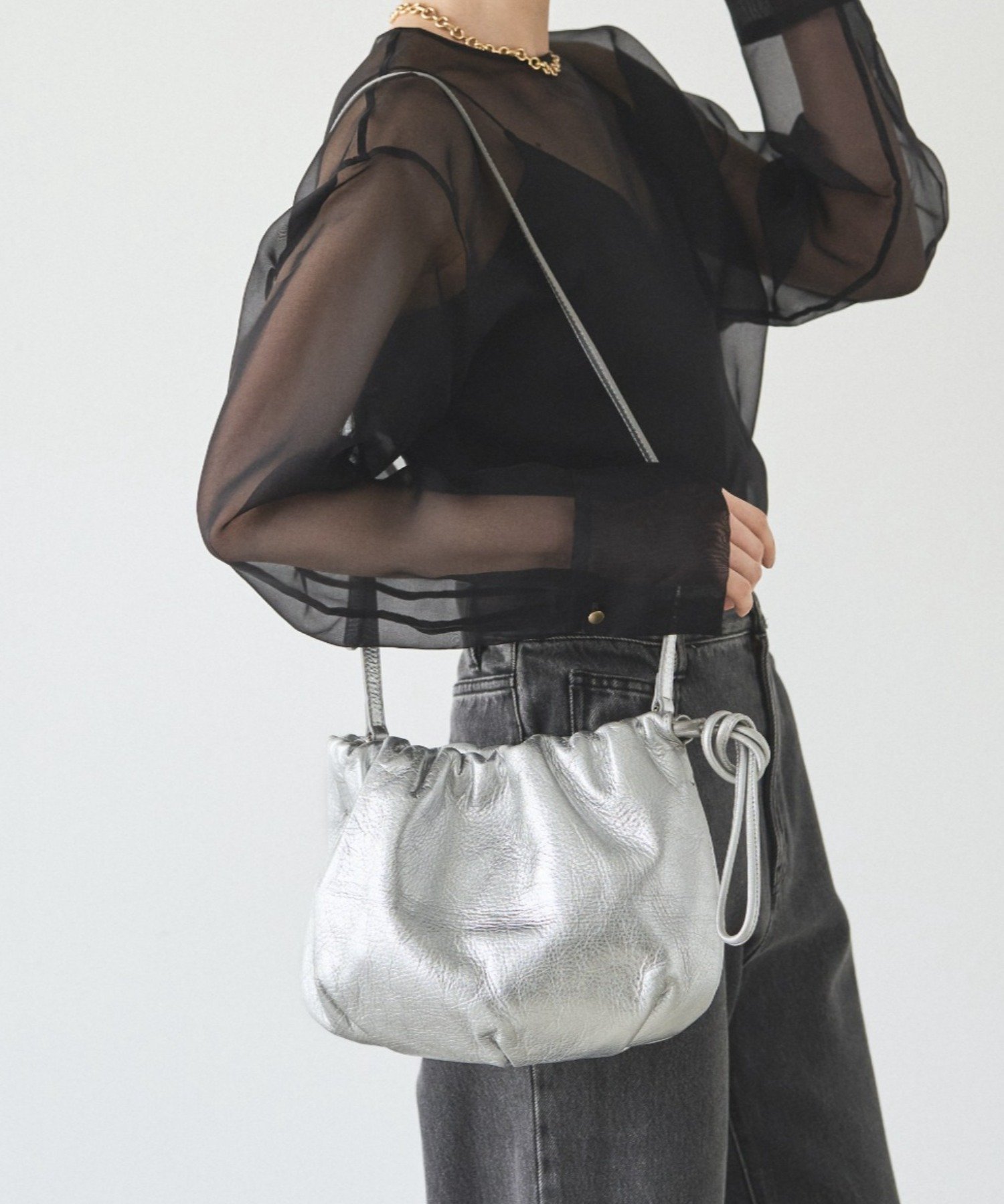 【ラシット/russet】のレザー巾着4WAYショルダーバッグ インテリア・キッズ・メンズ・レディースファッション・服の通販 founy(ファニー) 　ファッション　Fashion　レディースファッション　Fashion for Women　バッグ　Bags　イエロー　Yellow　オケージョン　Occasion Wear　クラッチ　Clutch, Clutch Bag　コンパクト　Compact, Small Size　巾着　Drawstring Bag, Kinchaku　軽量　Lightweight, Ultra Light　ショルダー　Shoulder, Shoulder Strap　シルバー　Silver, Metallic Silver　シンプル　Simple, Minimal　スタイリッシュ　Stylish, Fashionable　フォルム　Silhouette, Form　ベーシック　Basic, Essential　ポケット　Pocket, Pocket Detail　メタリック　Metallic, Shiny Finish　日本製　Made In Japan　エレガント 上品　Elegant　セレモニー　Ceremony　シルバー|ID: prp329100004933766 ipo3291000000037031424