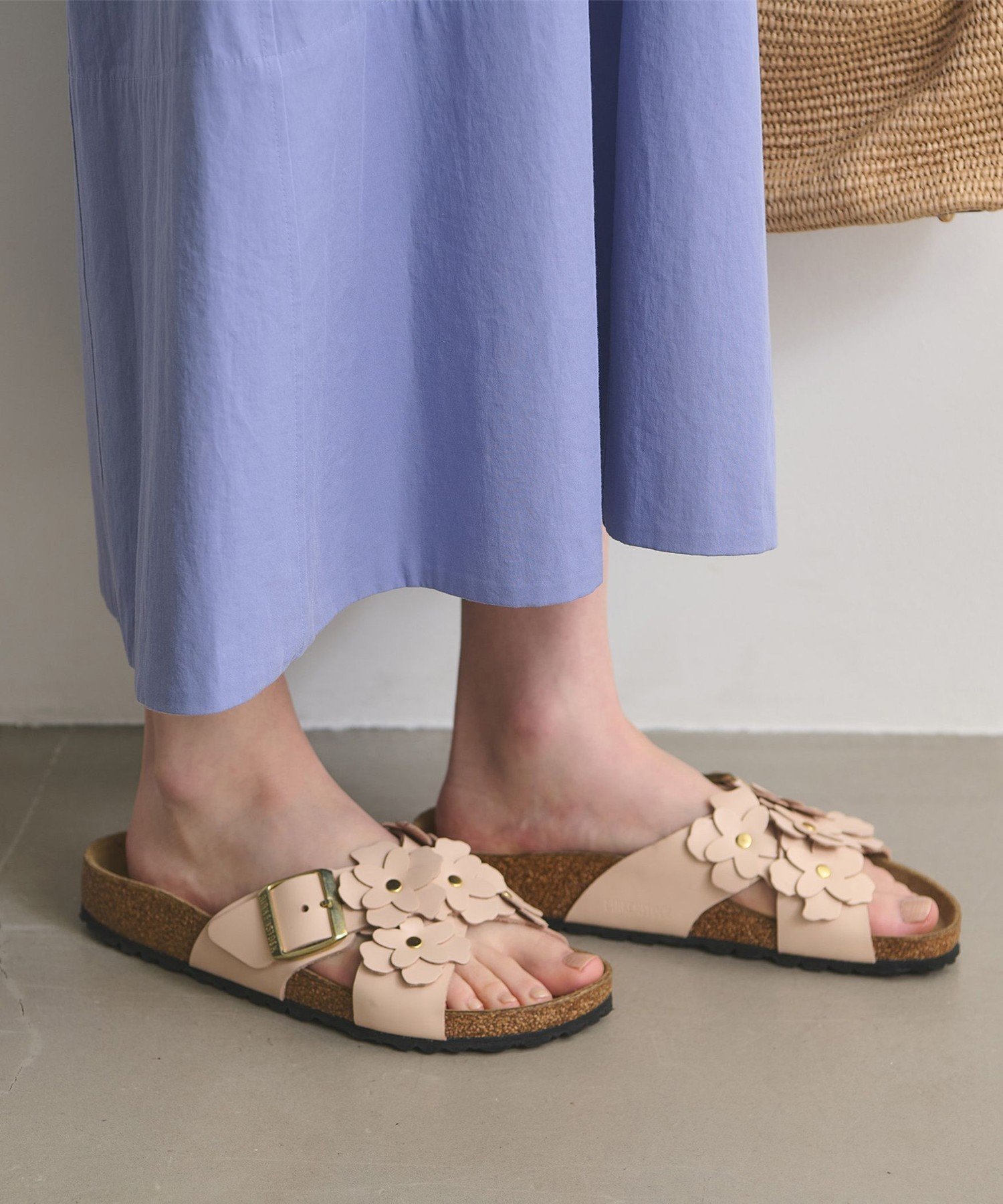 【ユナイテッドアローズ/UNITED ARROWS】の【国内EXCLUSIVE】 BIRKENSTOCK SIENA フラワー サンダル 人気、トレンドファッション・服の通販 founy(ファニー) 　ファッション　Fashion　レディースファッション　Fashion for Women　サンダル　Sandals, Summer Shoes　シンプル　Simple, Minimal　フェミニン　Feminine, Girly　フラワー　Flower, Floral　モチーフ　Motif, Design Theme　リゾート　Resort, Vacation Style　 other-1|ID: prp329100004933780 ipo3291000000037031470
