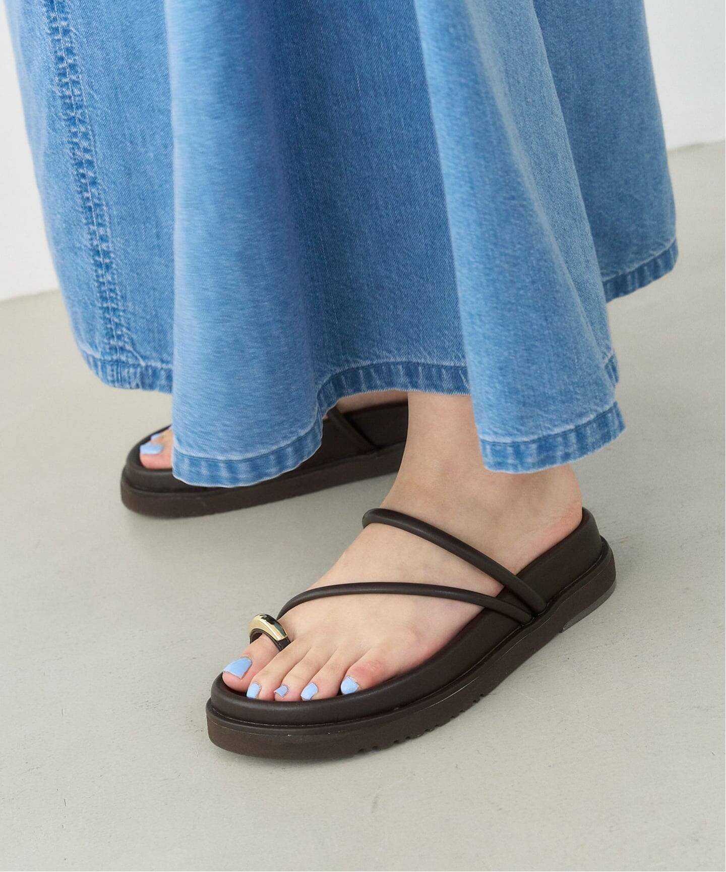 【ル タロン/Le Talon】のCOHINA*LE TALON アツゾコメタルサムリングサンダル インテリア・キッズ・メンズ・レディースファッション・服の通販 founy(ファニー) 　ファッション　Fashion　レディースファッション　Fashion for Women　厚底　Platform Shoes　コラボ　Collaboration, Collab　シンプル　Simple, Minimal　スマート　Smart, Elegant　トレンド　Trend, Trending Now　フォルム　Silhouette, Form　メタル　Metal, Metal Parts　ラップ　Wrap, Wrap Design　リラックス　Relax, Relaxed Fit　ブラウン A|ID: prp329100004933789 ipo3291000000037031499