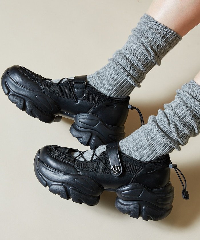 【フリークスストア/FREAK'S STORE】のクロスコード バレエ スニーカー/メリージェーン スニーカー 限定展開 25AW26SS インテリア・キッズ・メンズ・レディースファッション・服の通販 founy(ファニー) 　ファッション　Fashion　レディースファッション　Fashion for Women　カーゴパンツ　Cargo Pants, Utility Pants　ガーリー　Girly, Feminine Style　軽量　Lightweight, Ultra Light　スニーカー　Sneakers, Trainers　スペシャル　Special, Limited Edition　ソックス　Socks, Hosiery　トレンド　Trend, Trending Now　ドローコード　Drawcord, Drawstring Cord　ハーフ　Half, Half-Length　バレエ　Ballet, Ballet Style　フィット　Fit, Slim Fit　フェミニン　Feminine, Girly　ミニスカート　Mini Skirt, Short Skirt　メッシュ　Mesh, Net Fabric　モノトーン　Monotone, Black and White　リアル　Real, Realistic　楽ちん　Easy Fit, Comfortable　おすすめ　Recommended / Our Picks　2025年　2025　2025-2026秋冬・A/W　Autumn/Winter 2025–26 AW25–26　2026年　2026　ブラック|ID: prp329100004933796 ipo3291000000037031520