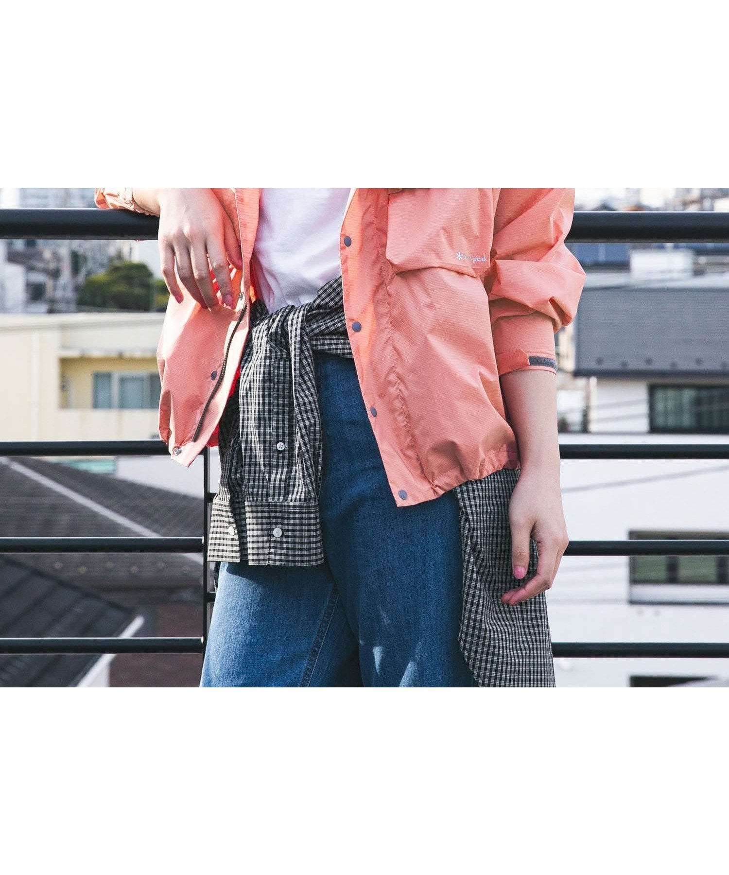 【アーバンリサーチ ドアーズ/URBAN RESEARCH DOORS】の『別注』Snow Peak Apparel×DOORS U.L.DOUBLEWEAVEPARKER インテリア・キッズ・メンズ・レディースファッション・服の通販 founy(ファニー) 　ファッション　Fashion　レディースファッション　Fashion for Women　トップス・カットソー　Cut & Sew Tops　レディースパーカー・カジュアルフーディー　Casual Hoodies & Sweatshirts　アウトドア　Outdoor Clothing　春　Spring　コンパクト　Compact, Small Size　パーカー　Hoodie, Parka　ポケット　Pocket, Pocket Detail　別注　Limited Edition, Custom Order　S/S・春夏　SS, Spring/Summer, Warm Season　夏　Summer　2026年　2026　ライトピンク|ID: prp329100004933825 ipo3291000000037031655