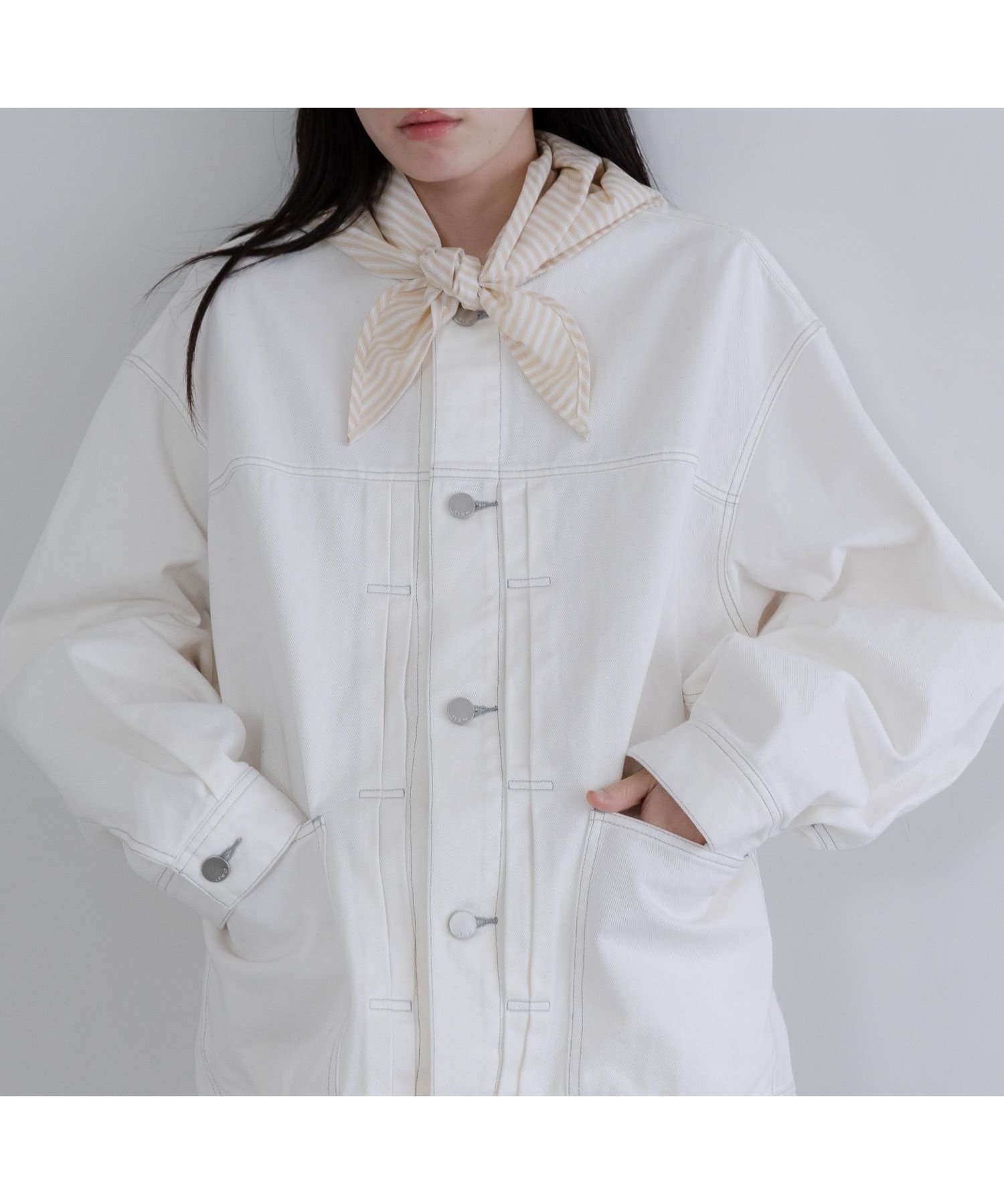 【ローリーズファーム/LOWRYS FARM】の【LFM】DENIMタックジャケット【UNISEX】 インテリア・キッズ・メンズ・レディースファッション・服の通販 founy(ファニー) 　ファッション　Fashion　レディースファッション　Fashion for Women　アウター　Coat / Outerwear Collection　レディースジャケット・軽アウター　Jackets　インディゴ　Indigo Denim　ジャケット　Jacket, Outerwear　スリット　Slit, Slit Detail　ダウン　Down, Puffer　ツイル　Twist, Twisted Detail　デニム　Denim, Jeans Material　パッチ　Patch, Appliqué　フラット　Flat, Flat Shoes　ポケット　Pocket, Pocket Detail　ユニセックス　Unisex, Genderless　ワイド　Wide, Wide Fit　ホワイト05|ID: prp329100004933836 ipo3291000000037031690