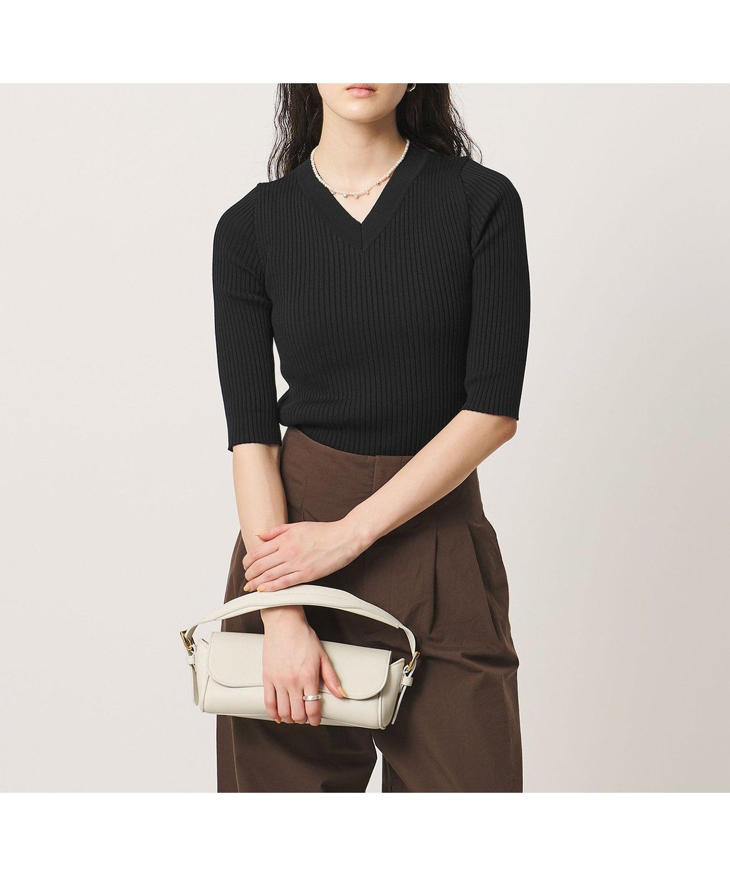 【ユナイテッドアローズ/UNITED ARROWS】のリブ Vネック ニット -ウォッシャブル- インテリア・キッズ・メンズ・レディースファッション・服の通販 founy(ファニー) 　ファッション　Fashion　レディースファッション　Fashion for Women　トップス・カットソー　Cut & Sew Tops　ニット　Knit Tops & Sweaters　Vネックトップス　V-Neck Tops / V-Cut Neckline Shirts　おすすめ　Recommended / Our Picks　ウォッシャブル　Machine Washable　カーディガン　Cardigan, Knitwear　ギャザー　Gathered, Ruffled　コンパクト　Compact, Small Size　フィット　Fit, Slim Fit　フレア　Flare, Flared　ベーシック　Basic, Essential　リブニット　Rib Knit, Ribbed Knit　BLACK|ID: prp329100004933844 ipo3291000000037031725