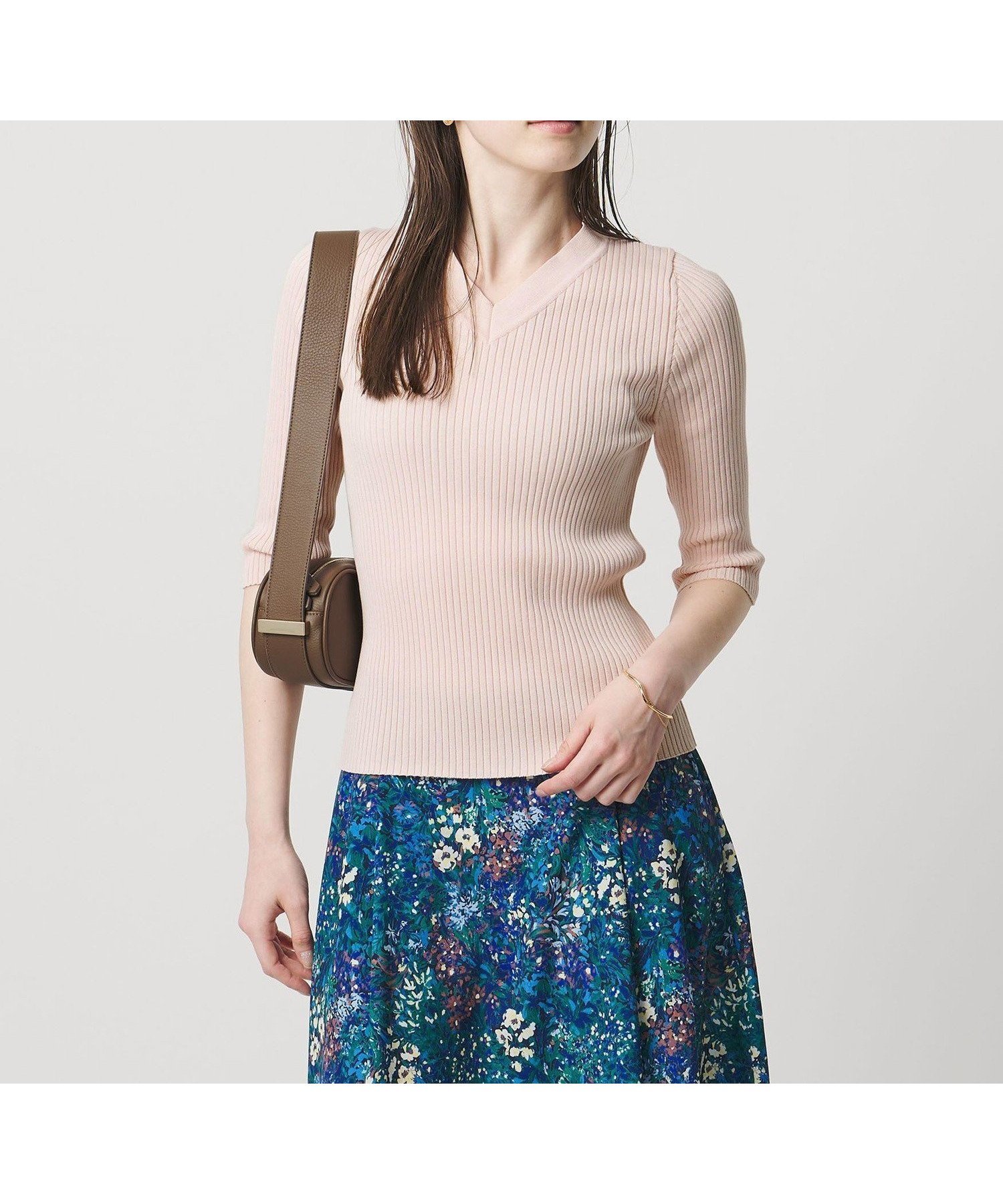 【ユナイテッドアローズ/UNITED ARROWS】のリブ Vネック ニット -ウォッシャブル- インテリア・キッズ・メンズ・レディースファッション・服の通販 founy(ファニー) 　ファッション　Fashion　レディースファッション　Fashion for Women　トップス・カットソー　Cut & Sew Tops　ニット　Knit Tops & Sweaters　Vネックトップス　V-Neck Tops / V-Cut Neckline Shirts　おすすめ　Recommended / Our Picks　ウォッシャブル　Machine Washable　カーディガン　Cardigan, Knitwear　ギャザー　Gathered, Ruffled　コンパクト　Compact, Small Size　フィット　Fit, Slim Fit　フレア　Flare, Flared　ベーシック　Basic, Essential　リブニット　Rib Knit, Ribbed Knit　LT.PINK|ID: prp329100004933844 ipo3291000000037031726