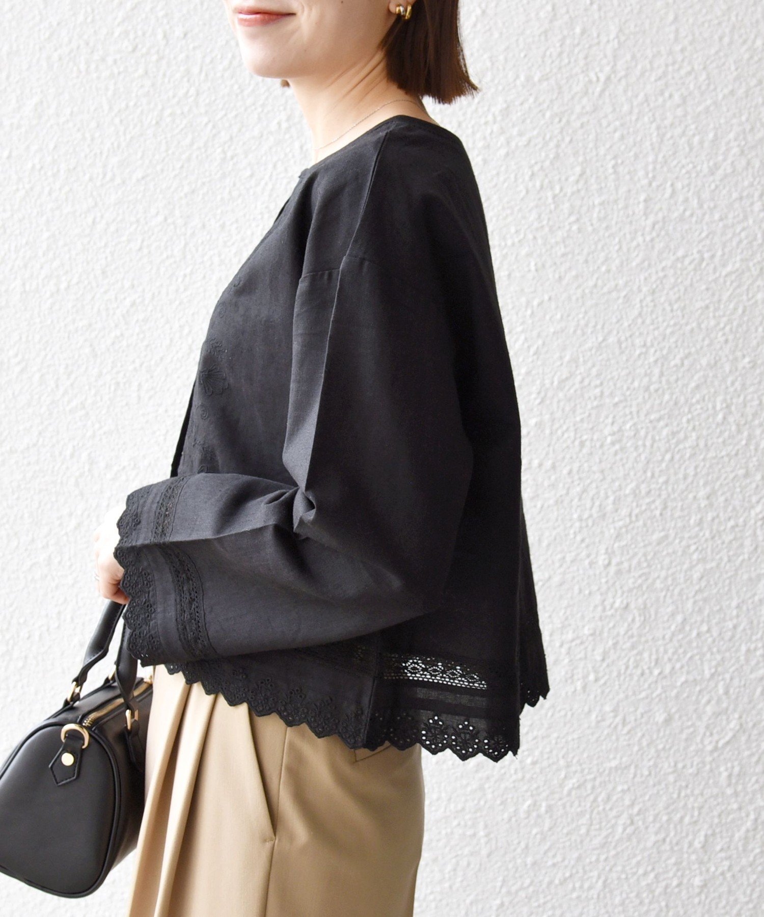 【シップス フォー ウィメン/SHIPS】のSHIPS any 手洗い可能 リネンミックス ハシゴレース コンパクト シャツ カーディガン インテリア・キッズ・メンズ・レディースファッション・服の通販 founy(ファニー) 　ファッション　Fashion　レディースファッション　Fashion for Women　トップス・カットソー　Cut & Sew Tops　カーディガン・羽織り　Layered Style Cardigans　シャツ・ブラウス・オフィスカジュアル　Elegant Blouses & Button-Ups　洗える　Machine Washable　カーディガン　Cardigan, Knitwear　コンパクト　Compact, Small Size　ショート　Short, Short Length　ジャケット　Jacket, Outerwear　スカラップ　Scallop, Scalloped Edge　スラックス　Slacks, Dress Pants　タートル　Turtleneck, Turtle Collar　バランス　Balance, Style Balance　羽織　Haori, Light Jacket　ミックス　Mix, Mixed Style　リネン　Linen, Linen Fabric　レース　Lace, Lace Fabric　おすすめ　Recommended / Our Picks　夏　Summer　ビジネス 仕事 通勤　Business / Work / Commuting　2026年　2026　ブラック|ID: prp329100004933857 ipo3291000000037031783