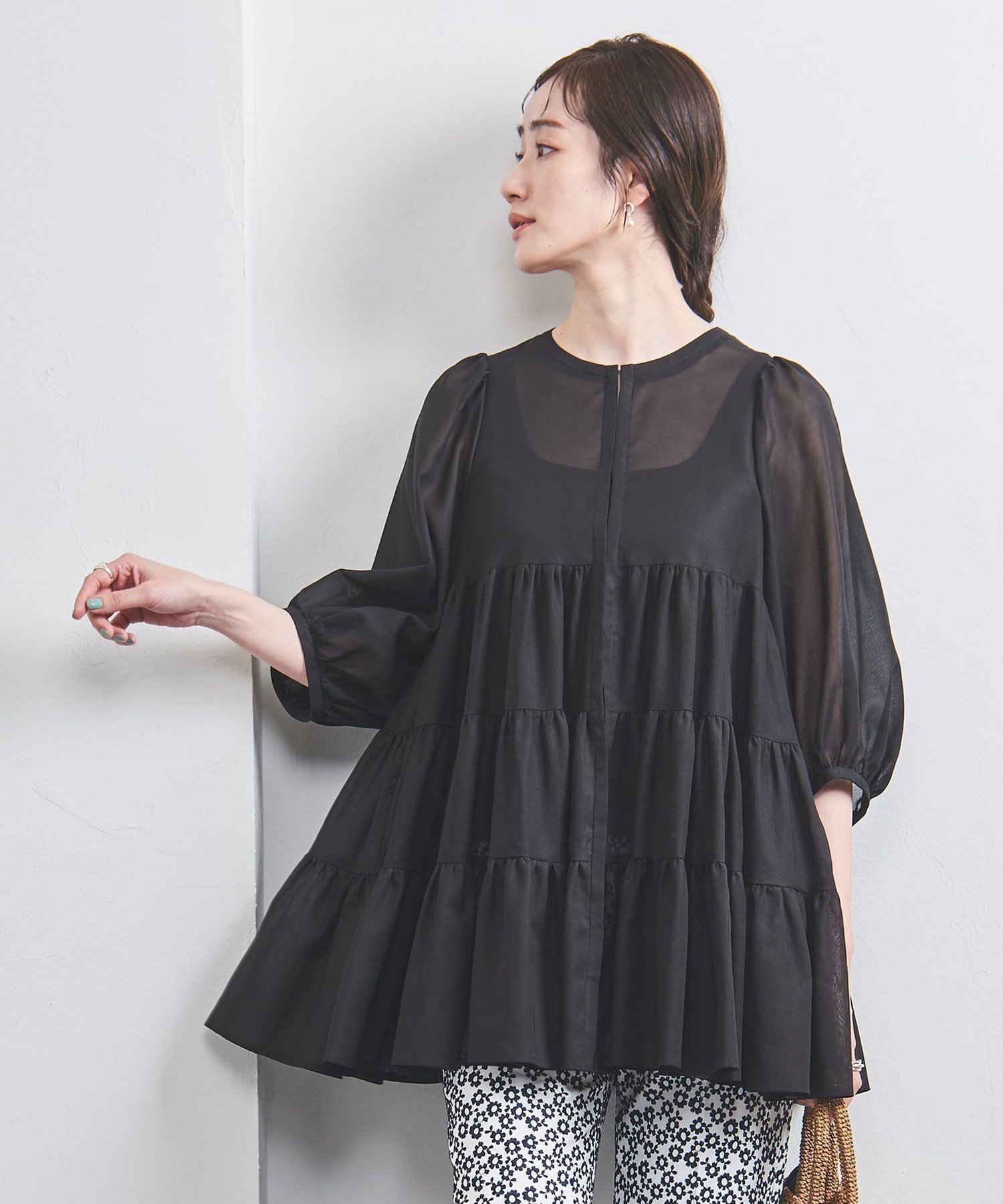 【ユナイテッドアローズ/UNITED ARROWS】のティアード 6SL ブラウス インテリア・キッズ・メンズ・レディースファッション・服の通販 founy(ファニー) 　ファッション　Fashion　レディースファッション　Fashion for Women　トップス・カットソー　Cut & Sew Tops　シャツ・ブラウス・オフィスカジュアル　Elegant Blouses & Button-Ups　ショート　Short, Short Length　ティアード　Tiered, Tiered Style　フランス　France, French　フロント　Front, Front Design　アウトレット　Outlet / Clearance　BLACK|ID: prp329100004933860 ipo3291000000037031797