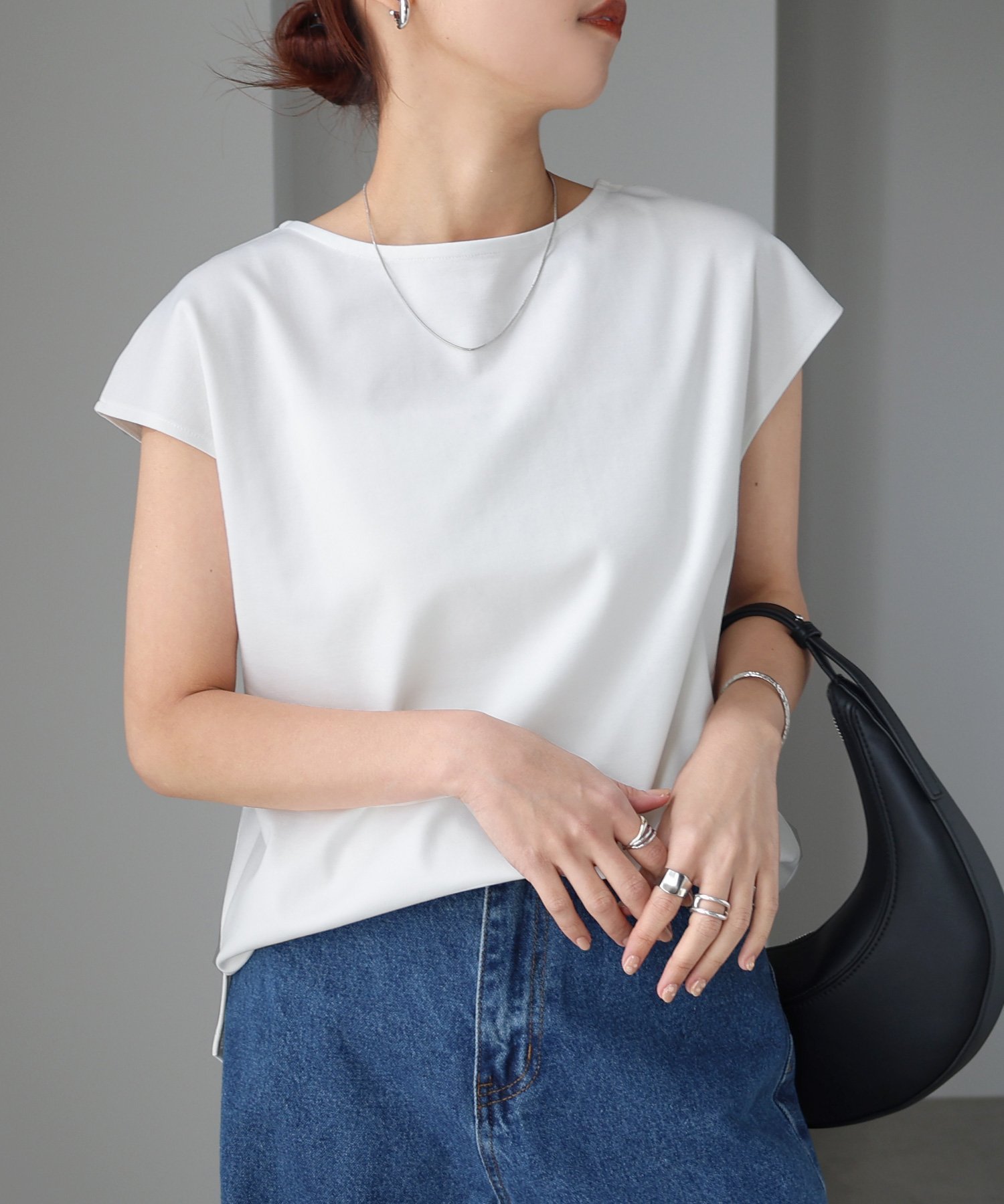 【アンドミー/andme】のきれいめ ポンチ フレンチスリーブ トップス インテリア・キッズ・メンズ・レディースファッション・服の通販 founy(ファニー) 　ファッション　Fashion　レディースファッション　Fashion for Women　トップス・カットソー　Cut & Sew Tops　カットソー　Cut and Sewn Top　サロペ　Salopette, Salopette Dress　スリット　Slit, Slit Detail　スリーブ　Sleeve, Long Sleeve / Short Sleeve　人気　Popular, Best Seller　バランス　Balance, Style Balance　フレンチ　French, French Style　フロント　Front, Front Design　ボーダー　Border, Stripe　無地　Plain, Solid Color　ラウンド　Round, Round Neck　おすすめ　Recommended / Our Picks　オフホワイト|ID: prp329100004933875 ipo3291000000037031858