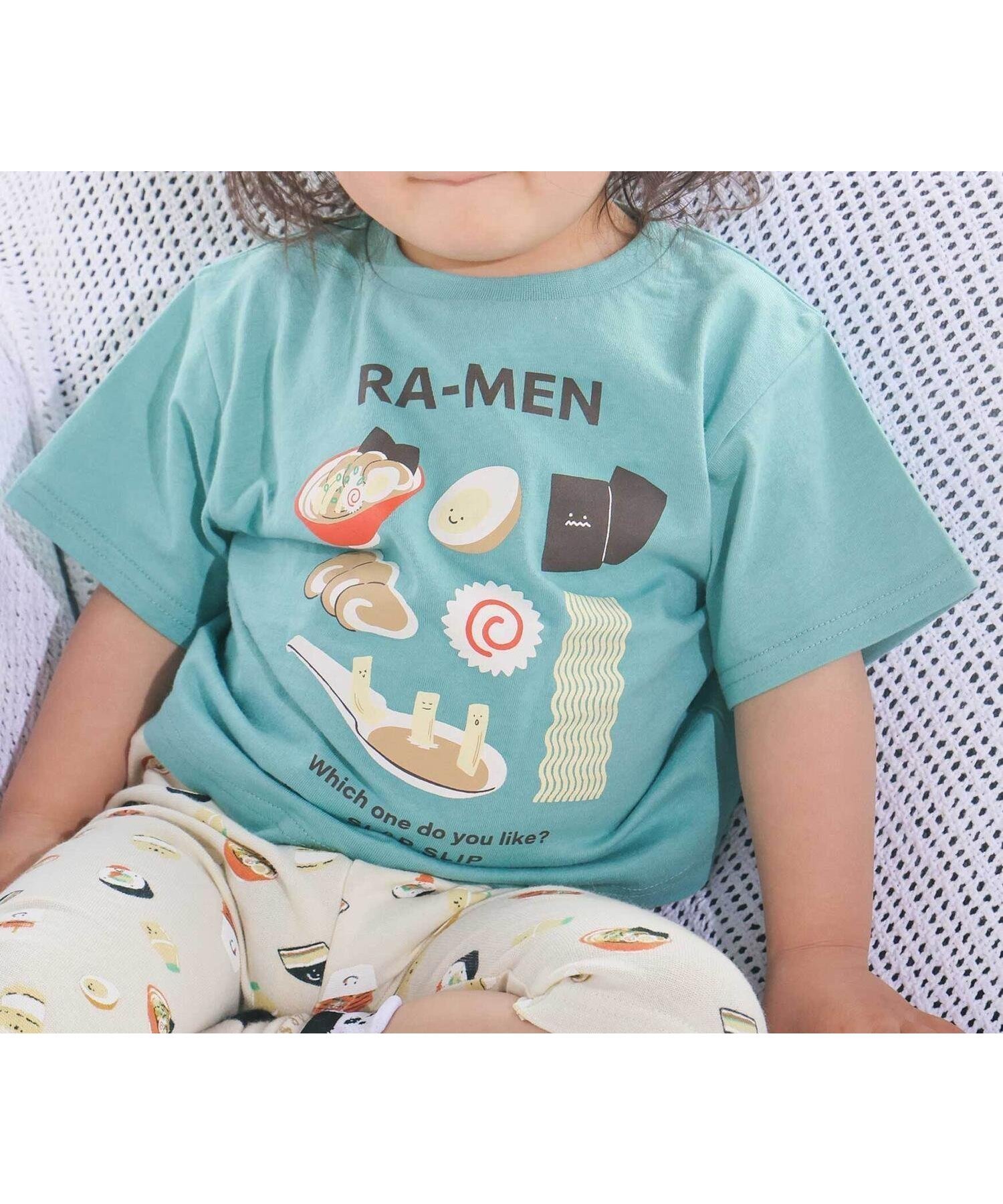 【ベベ オンライン ストア/BEBE ONLINE STORE / KIDS】の【スララク/防汚加工/オーガニックコットン】わくわく男の子半袖Tシャツ(80~130cm) インテリア・キッズ・メンズ・レディースファッション・服の通販 founy(ファニー) 　ファッション　Fashion　キッズファッション　Fashion for Kids　アニマル　Animal Print　春　Spring　コレクション　Collection, Seasonal Line　フレンチ　French, French Style　ボーダー　Border, Stripe　ポケット　Pocket, Pocket Detail　半袖　Short Sleeve, Half Sleeve　モチーフ　Motif, Design Theme　S/S・春夏　SS, Spring/Summer, Warm Season　犬　Dog　夏　Summer　エレガント 上品　Elegant　2026年　2026　グリーン×ラーメン|ID: prp329100004936020 ipo3291000000037040857