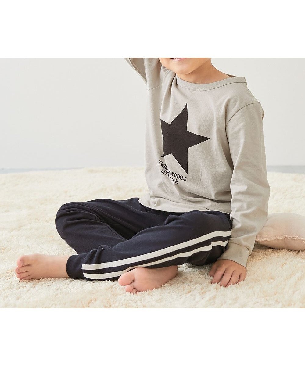 【デビロック/devirock / KIDS】の綿100% デビラボ ROOM ボーイズ 長袖パジャマ 子供服 キッズ 男の子 26SS インテリア・キッズ・メンズ・レディースファッション・服の通販 founy(ファニー) 　ファッション　Fashion　キッズファッション　Fashion for Kids　長袖　Long Sleeve, Full Sleeve　パジャマ　Pajamas, Sleepwear　プリント　Print, Printed Pattern　ボーイズ　Boyish, Boy Style　おすすめ　Recommended / Our Picks　お家時間・ステイホーム　Stay Home / At Home　旅行　Travel　2026年　2026　004-星-Lグレー|ID: prp329100004936024 ipo3291000000037040890
