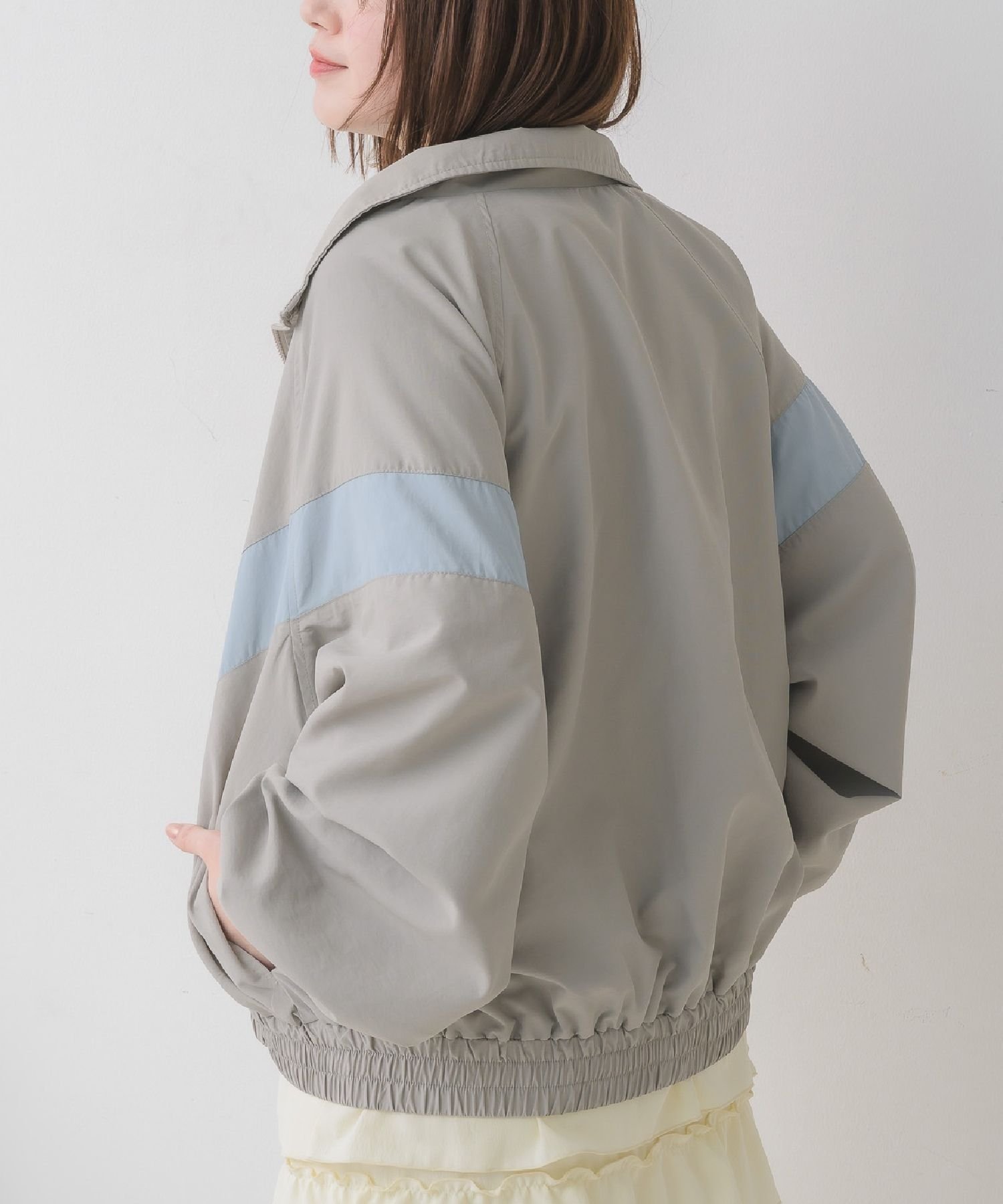 【レトロガール/RETRO GIRL】の配色ラインナイロンBZ インテリア・キッズ・メンズ・レディースファッション・服の通販 founy(ファニー) 　ファッション　Fashion　レディースファッション　Fashion for Women　アウトドア　Outdoor Clothing　ショート　Short, Short Length　ジャケット　Jacket, Outerwear　トレンド　Trend, Trending Now　パーカー　Hoodie, Parka　フロント　Front, Front Design　ブルゾン　Blouson, Bomber Jacket　ベーシック　Basic, Essential　ボトム　Bottoms, Lower Wear　春　Spring　羽織　Haori, Light Jacket　ライトグレー|ID: prp329100004936195 ipo3291000000037041689