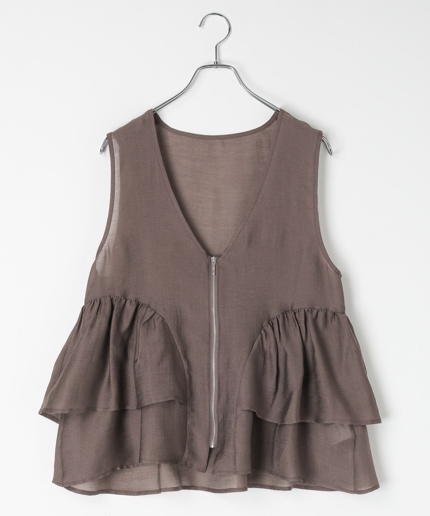 【レプシィム ローリーズファーム/LEPSIM LOWRYS FARM】のシアーZIPペプラムベスト 人気、トレンドファッション・服の通販 founy(ファニー) 　ファッション　Fashion　レディースファッション　Fashion for Women　アウター　Coat / Outerwear Collection　トップス・カットソー　Cut & Sew Tops　ベスト&ジレ / 重ね着スタイル　Vests & Gilets　おすすめ　Recommended / Our Picks　インナー　Innerwear　シアー　Sheer, See-Through　ベスト　Vest, Waistcoat　ペプラム　Peplum, Flared Hem　 other-1|ID: prp329100004936199 ipo3291000000037041700