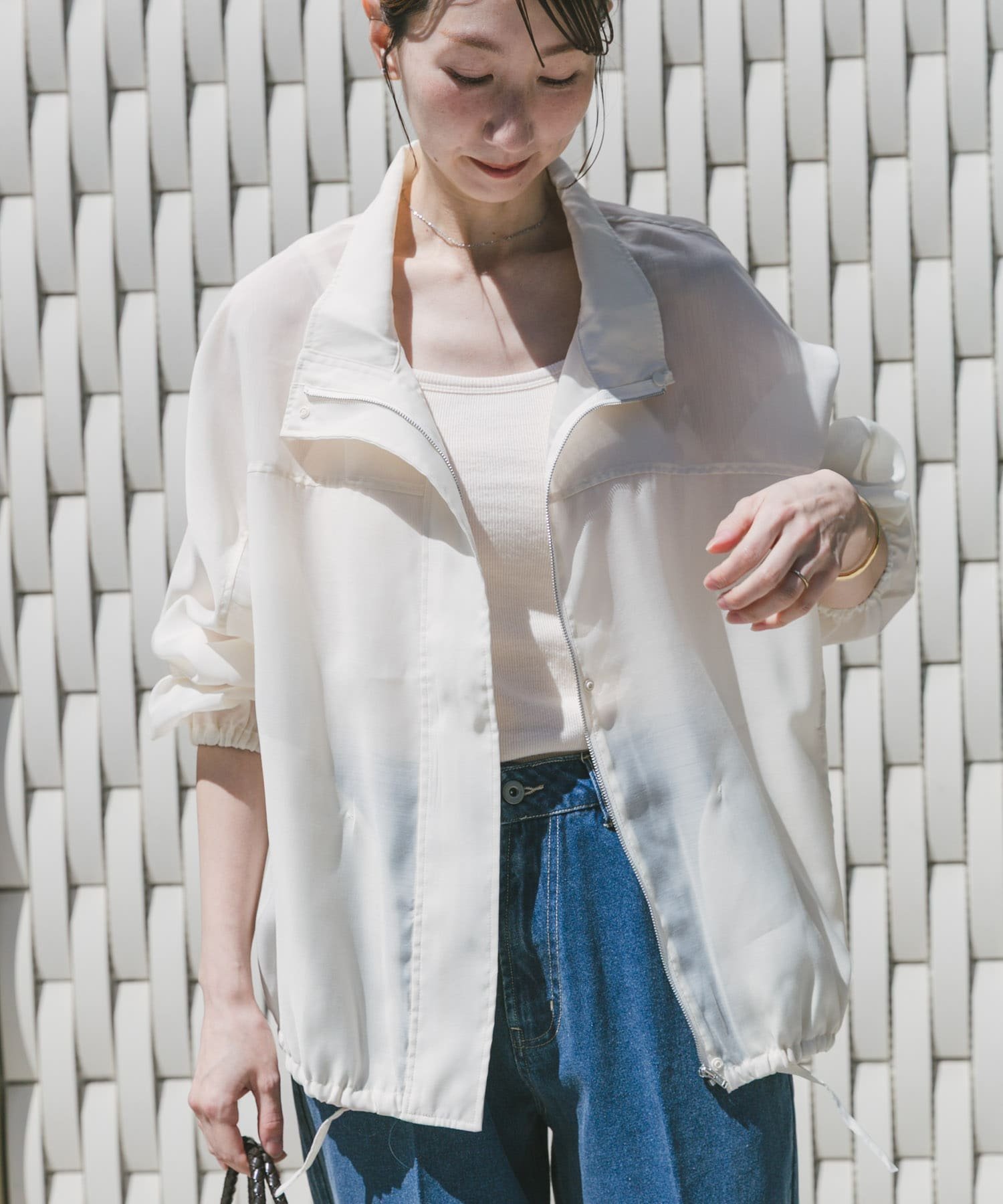 【アイテムズアーバンリサーチ/ITEMS URBAN RESEARCH】のシアースタンドブルゾン インテリア・キッズ・メンズ・レディースファッション・服の通販 founy(ファニー) 　ファッション　Fashion　レディースファッション　Fashion for Women　アウター　Coat / Outerwear Collection　ブルゾンジャケット・スポーティアウター　Blouson Jackets　2026年　2026　シアー　Sheer, See-Through　スタンド　Stand Collar, Upright Stand　ドローコード　Drawcord, Drawstring Cord　ブルゾン　Blouson, Bomber Jacket　夏　Summer　S/S・春夏　SS, Spring/Summer, Warm Season　ホワイト系その他|ID: prp329100004936204 ipo3291000000037041726