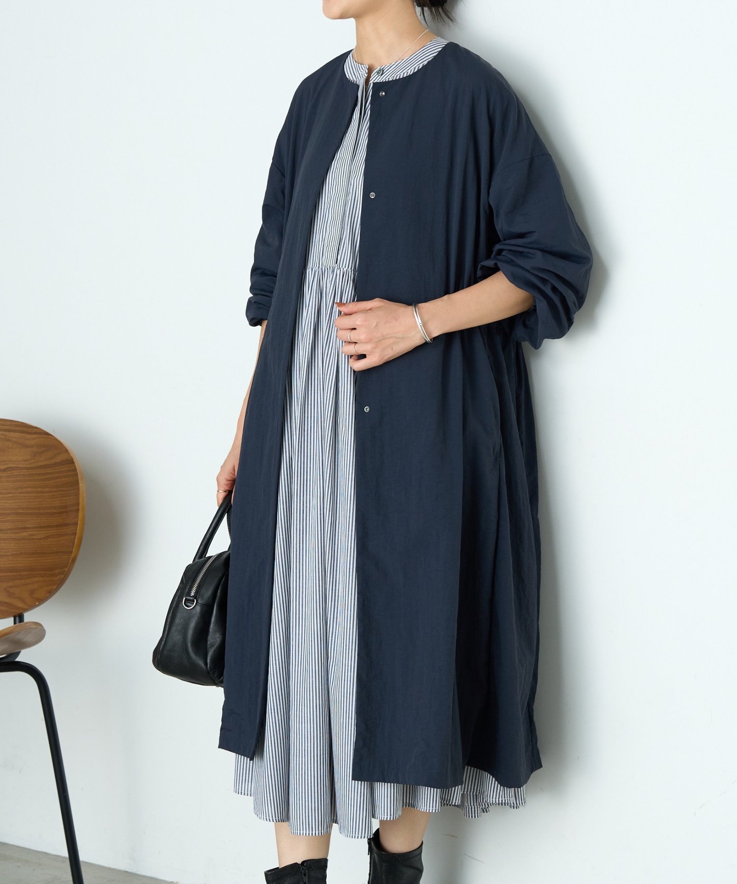 【ビアズリー/BEARDSLEY】のバルーン袖フレアーコート インテリア・キッズ・メンズ・レディースファッション・服の通販 founy(ファニー) 　ファッション　Fashion　レディースファッション　Fashion for Women　アウター　Coat / Outerwear Collection　コート・ロングコート・ピーコート　Long Coats, Peacoats & More　春　Spring　秋　Autumn　コンパクト　Compact, Small Size　軽量　Lightweight, Ultra Light　スニーカー　Sneakers, Trainers　スリーブ　Sleeve, Long Sleeve / Short Sleeve　バルーン　Balloon, Balloon Silhouette　ボトム　Bottoms, Lower Wear　ワイド　Wide, Wide Fit　再入荷　Restock / Back in Stock　おすすめ　Recommended / Our Picks　ビジネス 仕事 通勤　Business / Work / Commuting　ネイビー|ID: prp329100004936246 ipo3291000000037041889