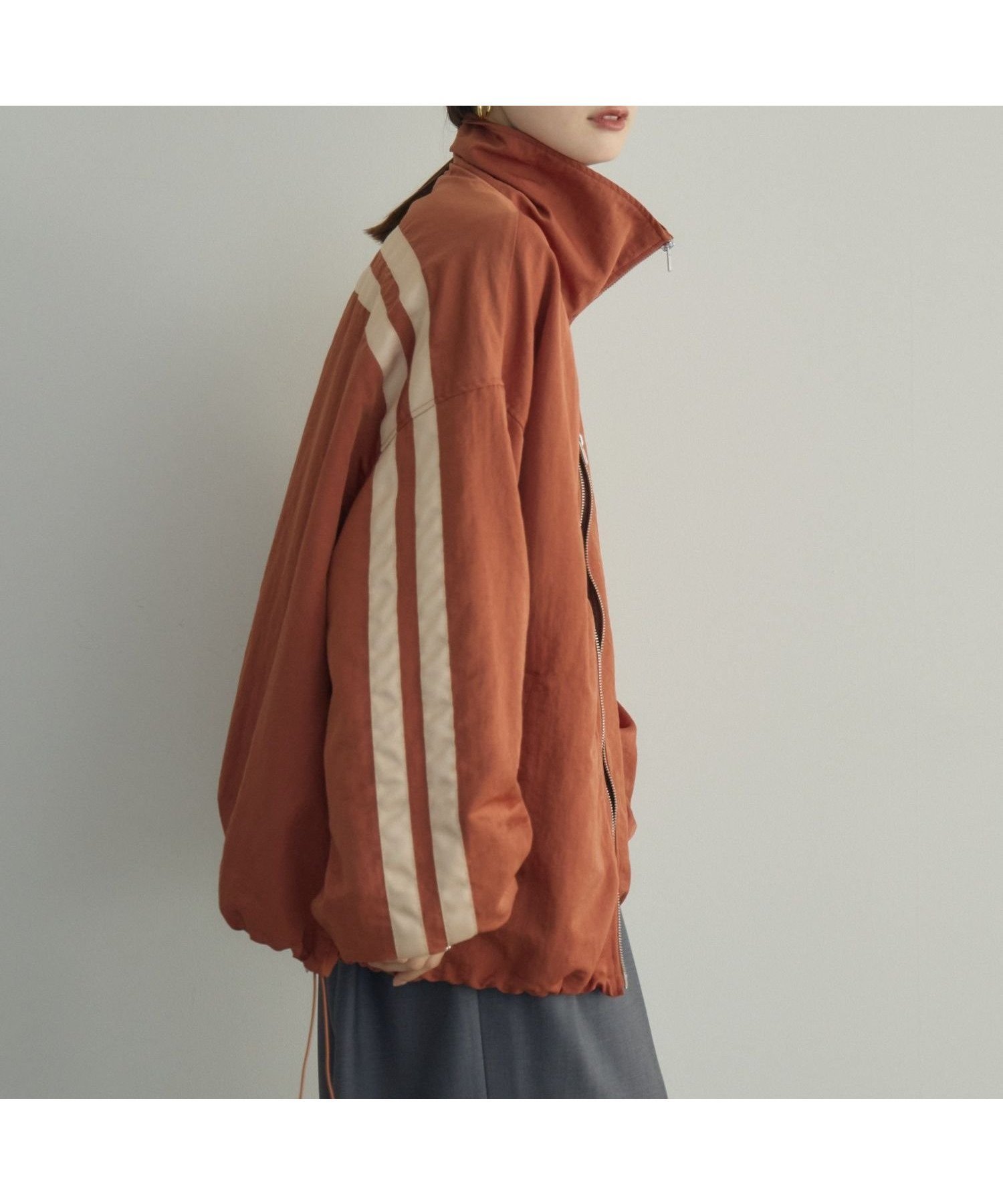 【レトロガール/RETRO GIRL】の【リバイバル・新色追加】ライントラックジャケット インテリア・キッズ・メンズ・レディースファッション・服の通販 founy(ファニー) 　ファッション　Fashion　レディースファッション　Fashion for Women　アウター　Coat / Outerwear Collection　レディースジャケット・軽アウター　Jackets　春　Spring　シンプル　Simple, Minimal　ジャケット　Jacket, Outerwear　スタンド　Stand Collar, Upright Stand　スポーツ　Sports, Activewear　スラックス　Slacks, Dress Pants　トレンド　Trend, Trending Now　定番　Standard, Basic Item　フロント　Front, Front Design　ブルゾン　Blouson, Bomber Jacket　ボトム　Bottoms, Lower Wear　おすすめ　Recommended / Our Picks　2025年　2025　2025-2026秋冬・A/W　Autumn/Winter 2025–26 AW25–26　2026年　2026　ブラウン|ID: prp329100004936284 ipo3291000000037042078