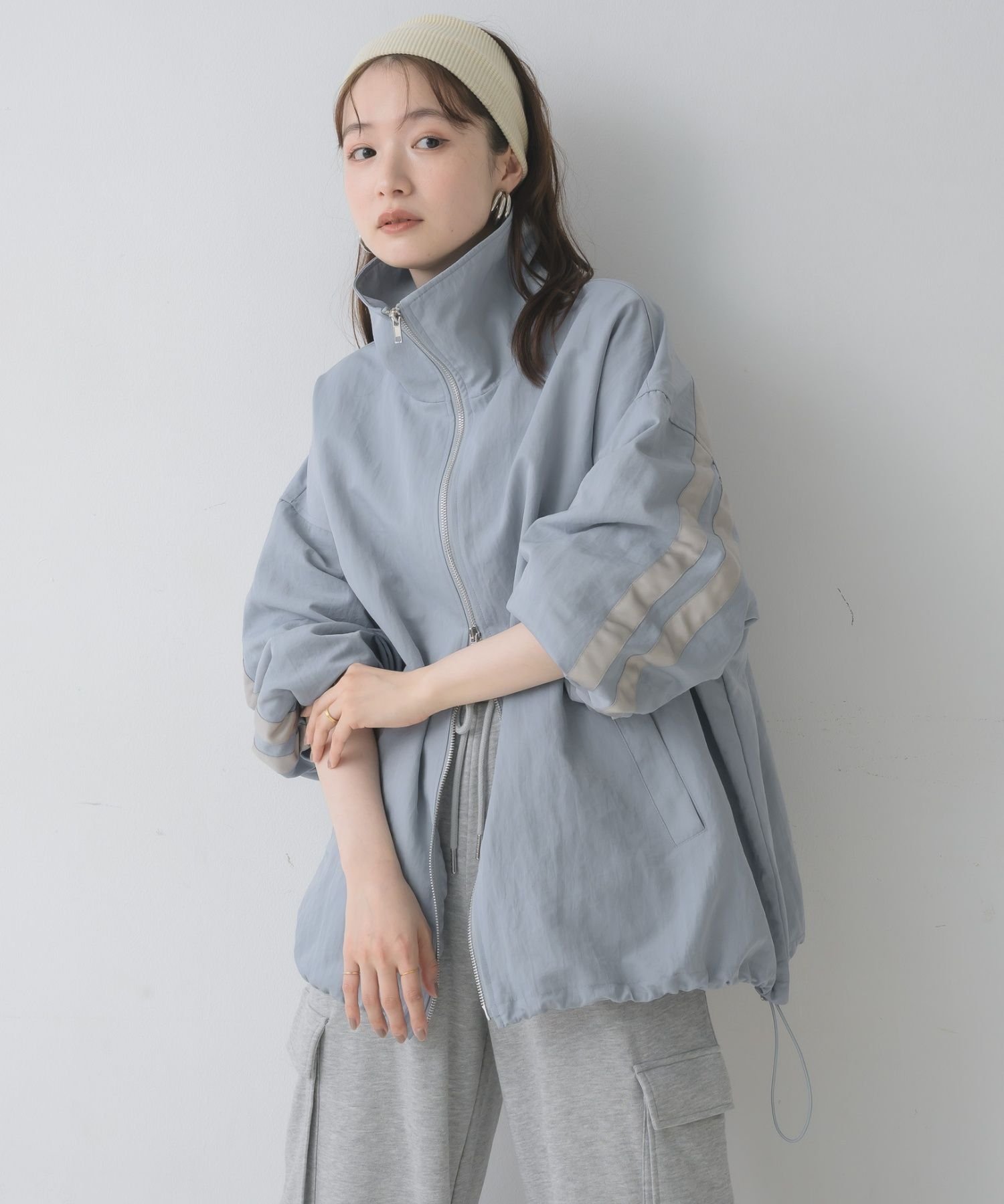 【レトロガール/RETRO GIRL】の【リバイバル・新色追加】ライントラックジャケット インテリア・キッズ・メンズ・レディースファッション・服の通販 founy(ファニー) 　ファッション　Fashion　レディースファッション　Fashion for Women　アウター　Coat / Outerwear Collection　レディースジャケット・軽アウター　Jackets　春　Spring　シンプル　Simple, Minimal　ジャケット　Jacket, Outerwear　スタンド　Stand Collar, Upright Stand　スポーツ　Sports, Activewear　スラックス　Slacks, Dress Pants　トレンド　Trend, Trending Now　定番　Standard, Basic Item　フロント　Front, Front Design　ブルゾン　Blouson, Bomber Jacket　ボトム　Bottoms, Lower Wear　おすすめ　Recommended / Our Picks　2025年　2025　2025-2026秋冬・A/W　Autumn/Winter 2025–26 AW25–26　2026年　2026　ライトブルー|ID: prp329100004936284 ipo3291000000037042079