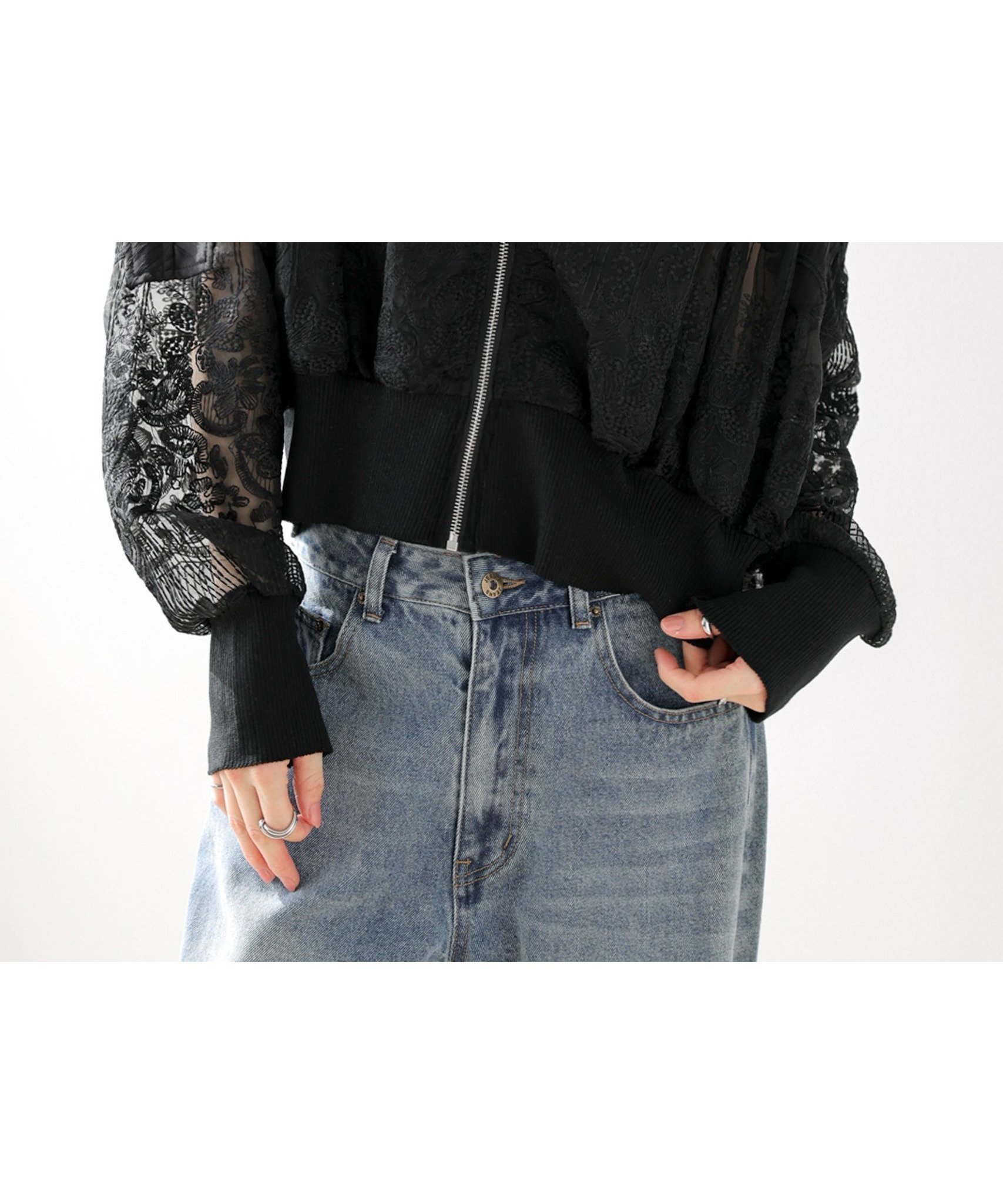 【ラジュール/Lajour】のシアーレース ショートブルゾン インテリア・キッズ・メンズ・レディースファッション・服の通販 founy(ファニー) 　ファッション　Fashion　レディースファッション　Fashion for Women　アウター　Coat / Outerwear Collection　ブルゾンジャケット・スポーティアウター　Blouson Jackets　シアー　Sheer, See-Through　ショート　Short, Short Length　シンプル　Simple, Minimal　スポーティ　Sporty, Casual Athletic　トレンド　Trend, Trending Now　ドッキング　Docking, Mixed Material　バランス　Balance, Style Balance　フロント　Front, Front Design　ブルゾン　Blouson, Bomber Jacket　ボタニカル　Botanical, Floral Pattern　レース　Lace, Lace Fabric　2026年　2026　ブラック|ID: prp329100004936624 ipo3291000000037043896