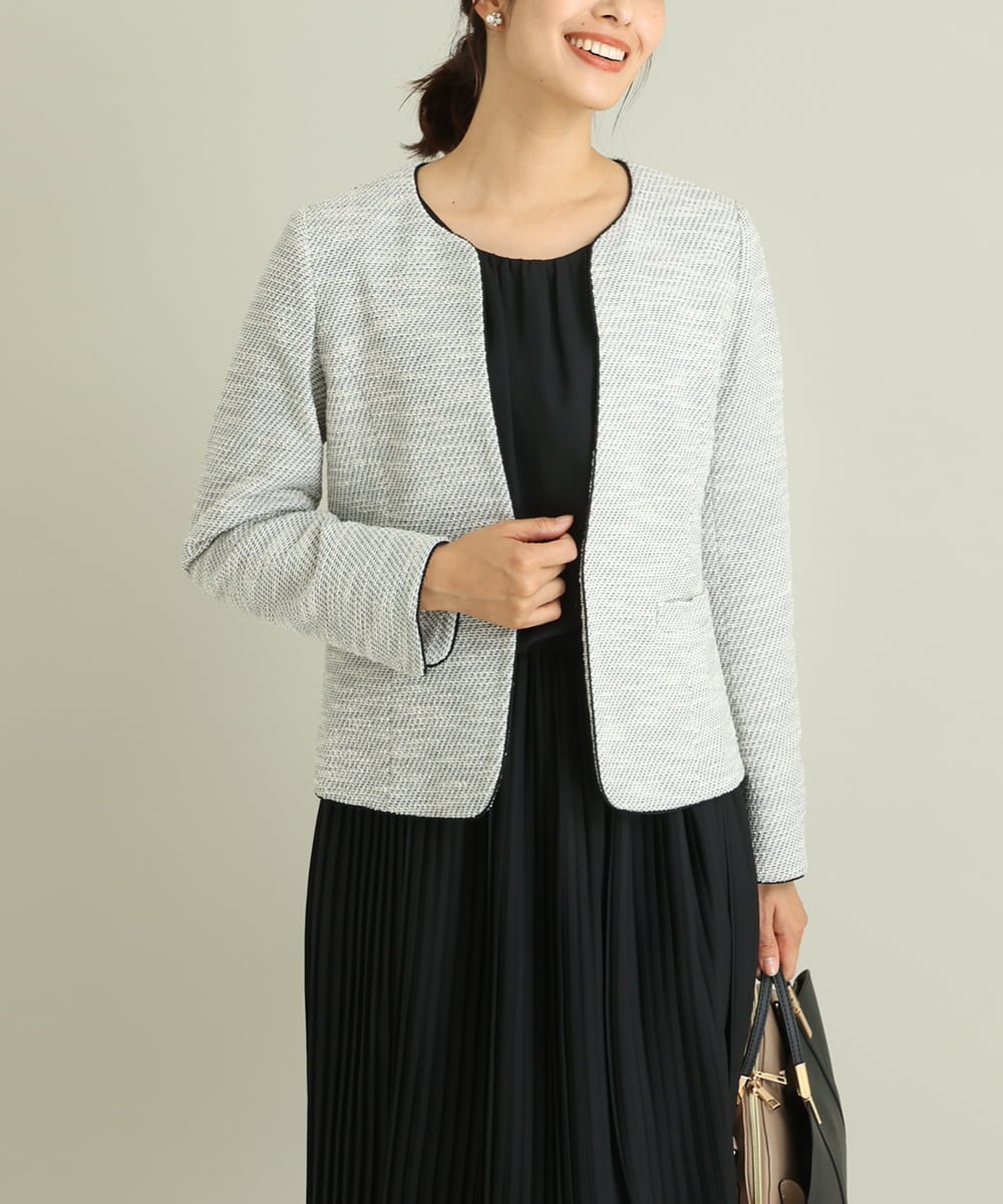 【アー ヴェー ヴェー/a.v.v】のカルゼストレッチツイードキーネックジャケット インテリア・キッズ・メンズ・レディースファッション・服の通販 founy(ファニー) 　ファッション　Fashion　レディースファッション　Fashion for Women　アウター　Coat / Outerwear Collection　レディースジャケット・軽アウター　Jackets　シルバー　Silver, Metallic Silver　シンプル　Simple, Minimal　ジャケット　Jacket, Outerwear　ストレッチ　Stretch, Stretchy Fabric　ツイード　Twill, Twill Weave　人気　Popular, Best Seller　パターン　Pattern, Design Print　楽ちん　Easy Fit, Comfortable　再入荷　Restock / Back in Stock　おすすめ　Recommended / Our Picks　エレガント 上品　Elegant　セレモニー　Ceremony　入学式　Entrance Ceremony　卒業式　Graduation Ceremony　ビジネス 仕事 通勤　Business / Work / Commuting　ベージュ|ID: prp329100004936633 ipo3291000000037043947