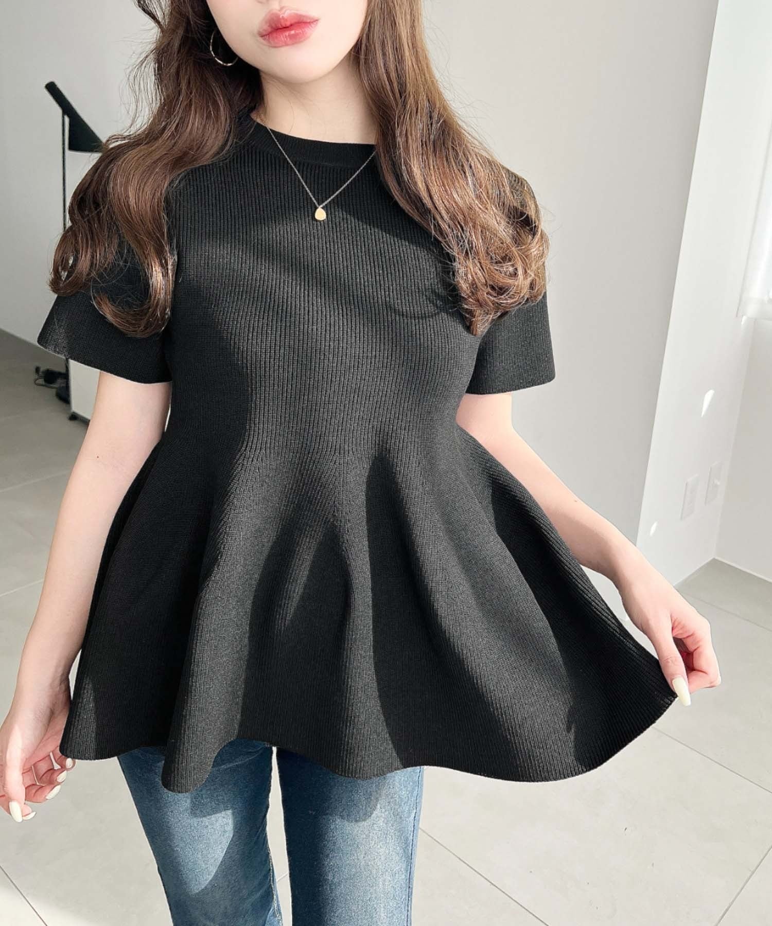 【モーメントプラス/moment+ / MEN】の半袖ニットペプラムプルオーバー インテリア・キッズ・メンズ・レディースファッション・服の通販 founy(ファニー) 　ファッション　Fashion　メンズファッション　Fashion for Men　トップス・カットソー　Cut & Sew Tops　ニット・セーター / 定番トップス　Knit Tops & Sweaters　アクセサリー　Fashion Accessories　春　Spring　今季　This Season, Current Season　サマー　Summer, Summer Style　ショート　Short, Short Length　シンプル　Simple, Minimal　スラックス　Slacks, Dress Pants　トレンド　Trend, Trending Now　人気　Popular, Best Seller　バランス　Balance, Style Balance　パール　Pearl, Pearl Accent　フェミニン　Feminine, Girly　フレア　Flare, Flared　ベーシック　Basic, Essential　ペプラム　Peplum, Flared Hem　ポケット　Pocket, Pocket Detail　半袖　Short Sleeve, Half Sleeve　ミドル　Middle Length, Mid Height　S/S・春夏　SS, Spring/Summer, Warm Season　再入荷　Restock / Back in Stock　プチプライス・低価格　Affordable / Budget Price　夏　Summer　ビジネス 仕事 通勤　Business / Work / Commuting　ブラック|ID: prp329100004936704 ipo3291000000037044368