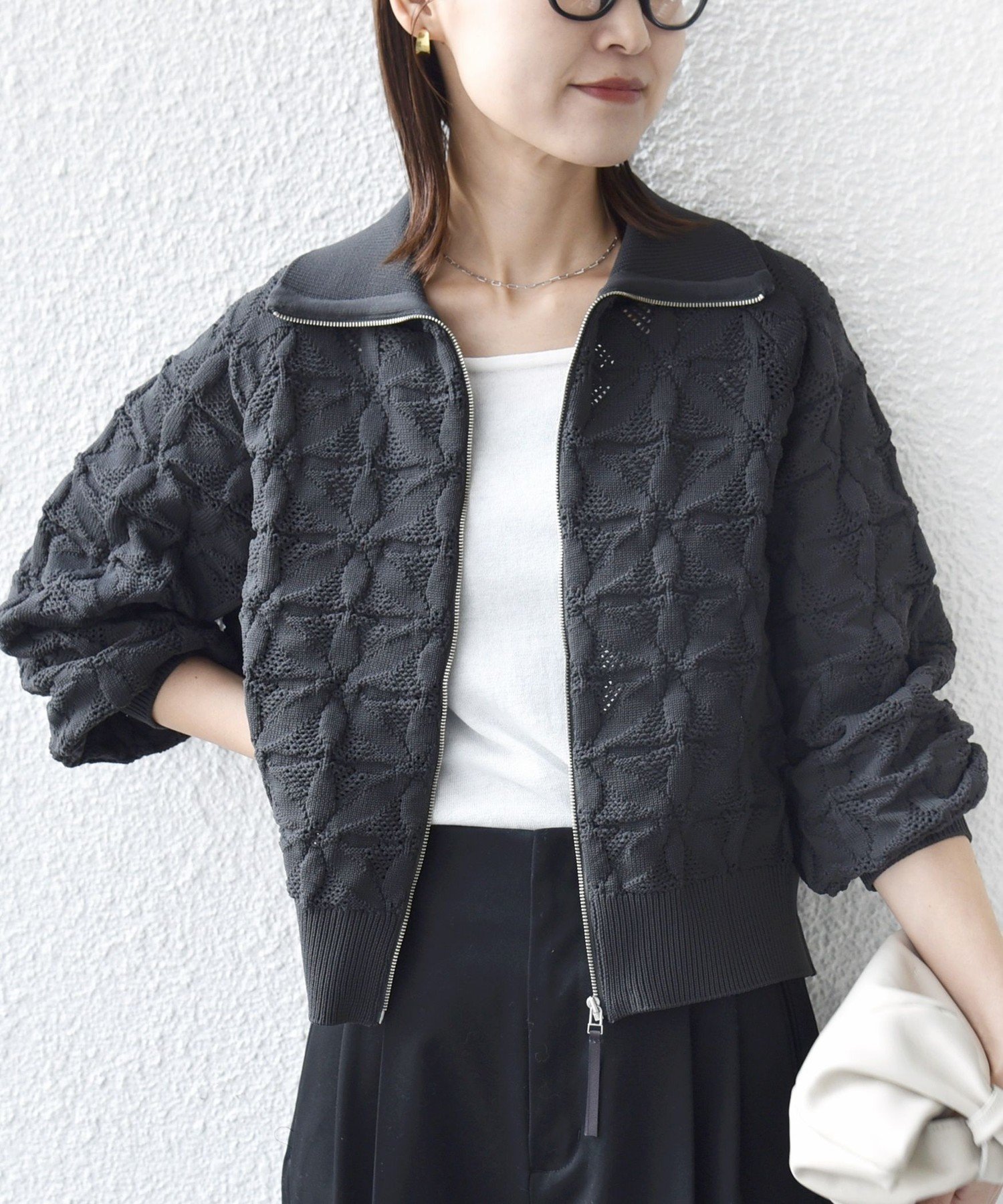 【シップス フォー ウィメン/SHIPS】の【WEB限定】 手洗い可能 フラワー ジャカード ジップ カーディガン インテリア・キッズ・メンズ・レディースファッション・服の通販 founy(ファニー) 　ファッション　Fashion　レディースファッション　Fashion for Women　トップス・カットソー　Cut & Sew Tops　カーディガン・羽織り　Layered Style Cardigans　インナー　Innerwear　春　Spring　秋　Autumn　カーディガン　Cardigan, Knitwear　シンプル　Simple, Minimal　ジップ　Zip, Zipper　ジャカード／ジャガード　Jacquard, Woven Pattern　タートルネック　Turtleneck, High Neck　人気　Popular, Best Seller　フラワー　Flower, Floral　ポケット　Pocket, Pocket Detail　羽織　Haori, Light Jacket　おすすめ　Recommended / Our Picks　2025年　2025　2025-2026秋冬・A/W　Autumn/Winter 2025–26 AW25–26　チャコールグレー|ID: prp329100004936734 ipo3291000000037044631