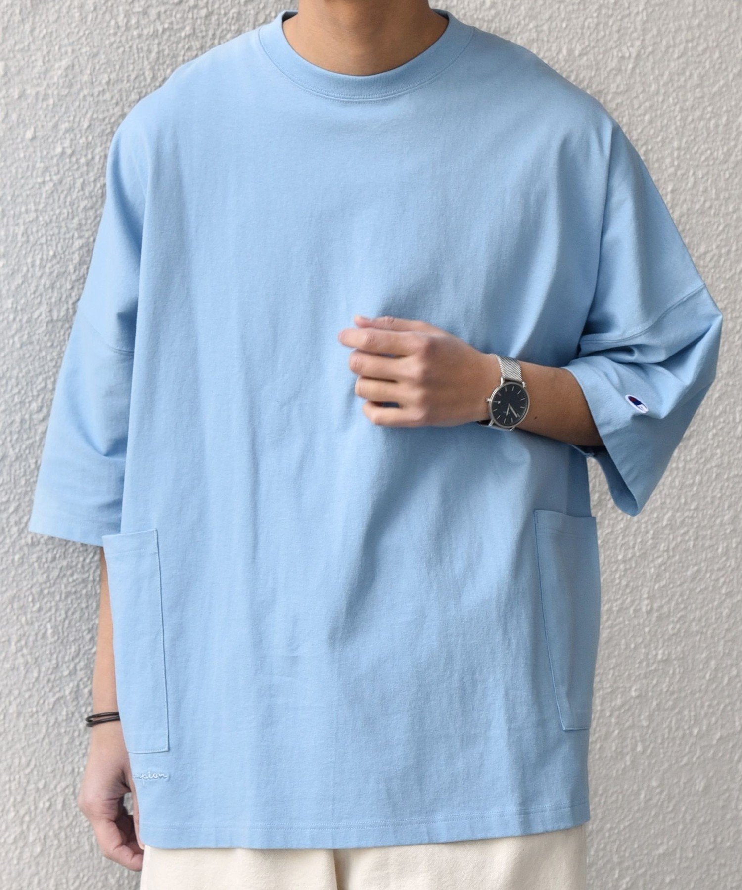 【シップス/SHIPS / MEN】の【SHIPS any別注】Champion ロゴ刺繍 ドルマン キャンプポケット Tシャツ インテリア・キッズ・メンズ・レディースファッション・服の通販 founy(ファニー) 　ファッション　Fashion　メンズファッション　Fashion for Men　春　Spring　シンプル　Simple, Minimal　定番　Standard, Basic Item　ニューヨーク　New York, NYC Style　フォルム　Silhouette, Form　ベーシック　Basic, Essential　ポケット　Pocket, Pocket Detail　別注　Limited Edition, Custom Order　S/S・春夏　SS, Spring/Summer, Warm Season　夏　Summer　ライトブルー|ID: prp329100004938503 ipo3291000000037058222