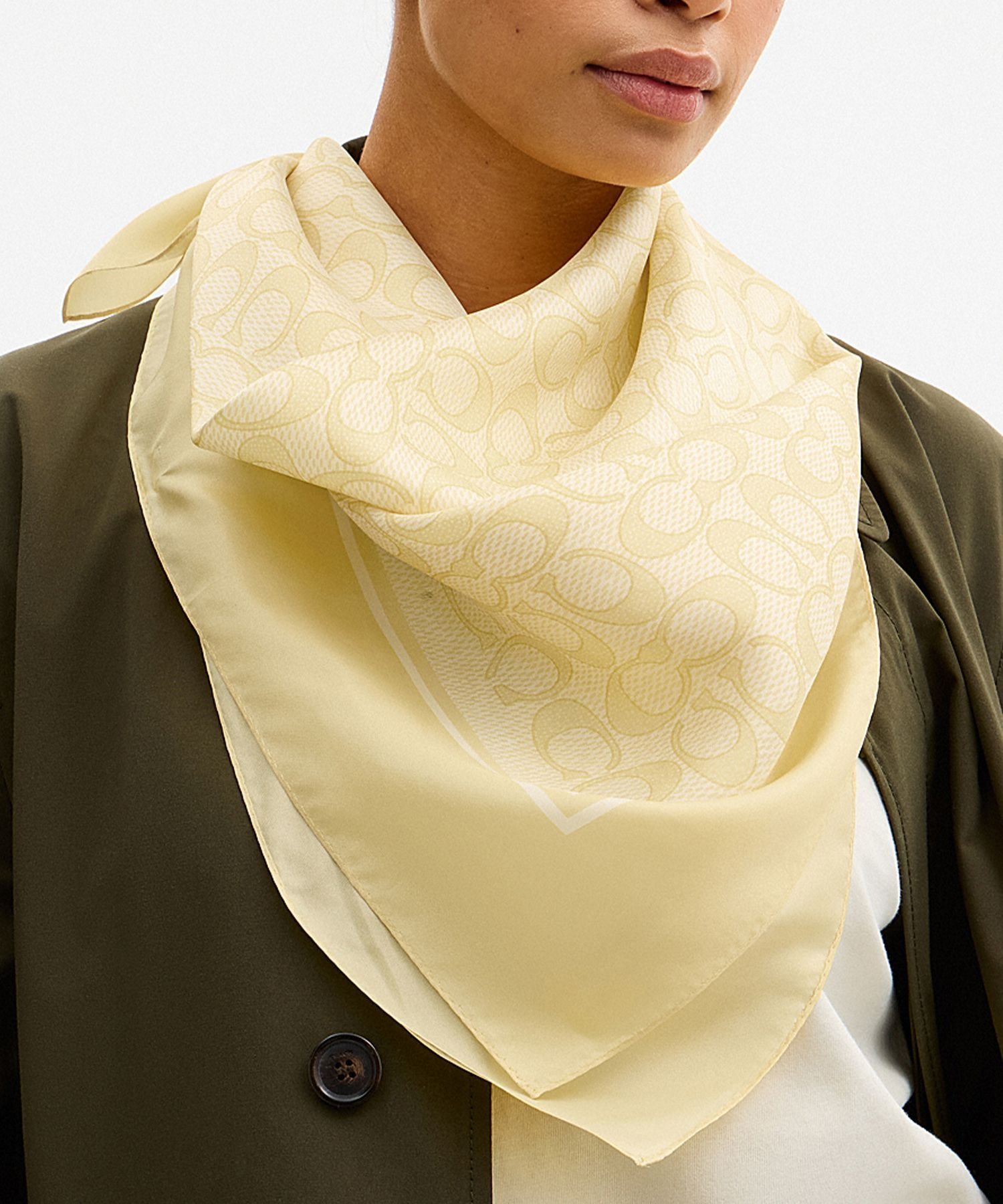 【コーチ/COACH】のヴィンテージ シグネチャー プリント シルク スクエア スカーフ 人気、トレンドファッション・服の通販 founy(ファニー) 　ファッション　Fashion　レディースファッション　Fashion for Women　ギフト プレゼント　Gift / Present　シルク　Silk, 100% Silk　スカーフ　Scarf, Neckwear　スクエア　Square, Square Shape　ニューヨーク　New York, NYC Style　バンダナ　Bandana, Head Scarf　プリント　Print, Printed Pattern　ヴィンテージ　Vintage Style　無地　Plain, Solid Color　 other-1|ID: prp329100004938555 ipo3291000000037058443