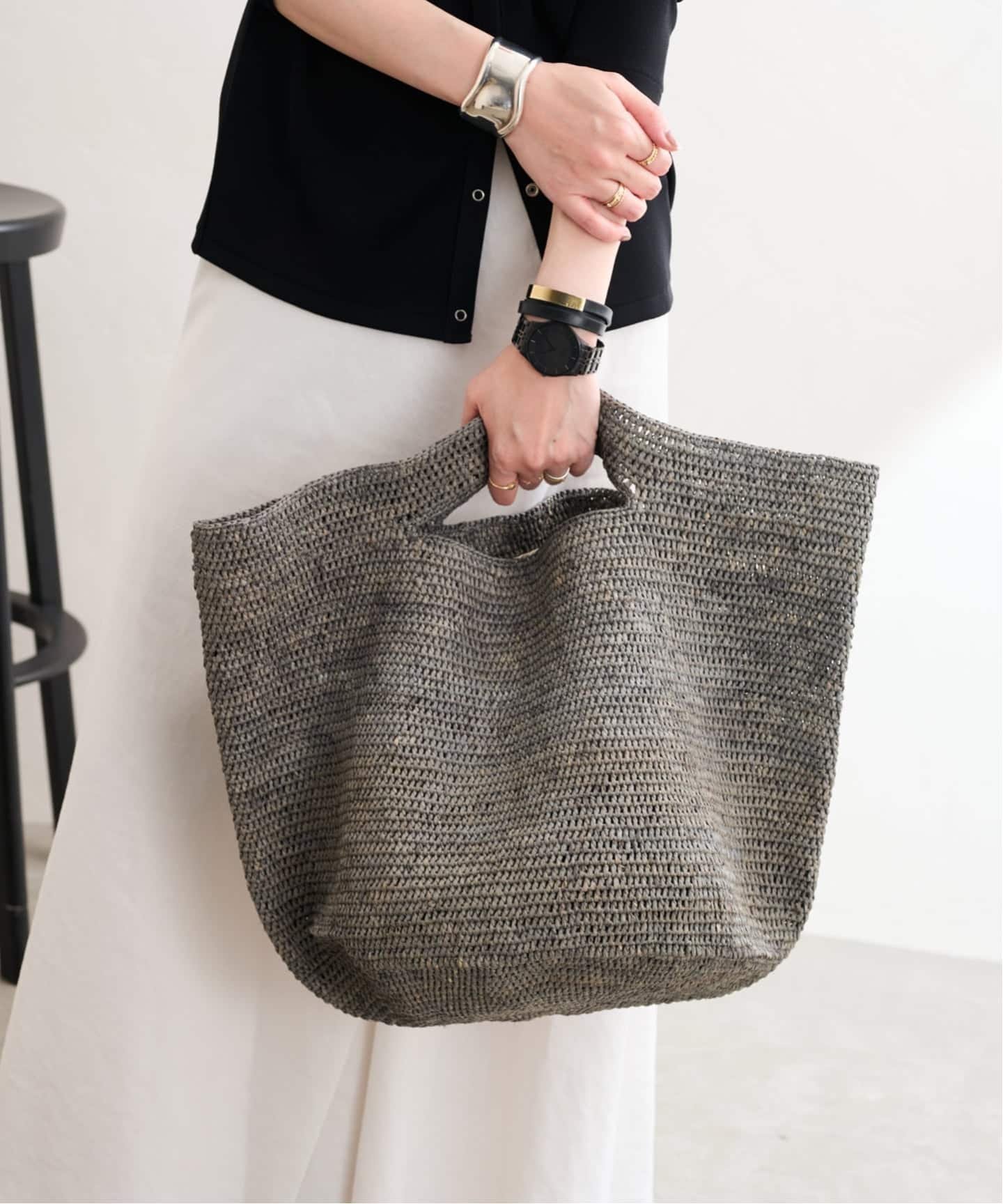 【ル タロン/Le Talon】のMADE IN MADA/メイドインマダ KOKO BAG インテリア・キッズ・メンズ・レディースファッション・服の通販 founy(ファニー) 　ファッション　Fashion　レディースファッション　Fashion for Women　バッグ　Bags　アクセサリー　Fashion Accessories　シンプル　Simple, Minimal　スマート　Smart, Elegant　財布　Wallet, Purse　手編み　Hand-Knitted, Handmade Knit　ハンド　Hand, Handmade　フレンチ　French, French Style　ラフィア　Raffia, Natural Straw　おすすめ　Recommended / Our Picks　夏　Summer　エレガント 上品　Elegant　グレーB|ID: prp329100004938577 ipo3291000000037058525