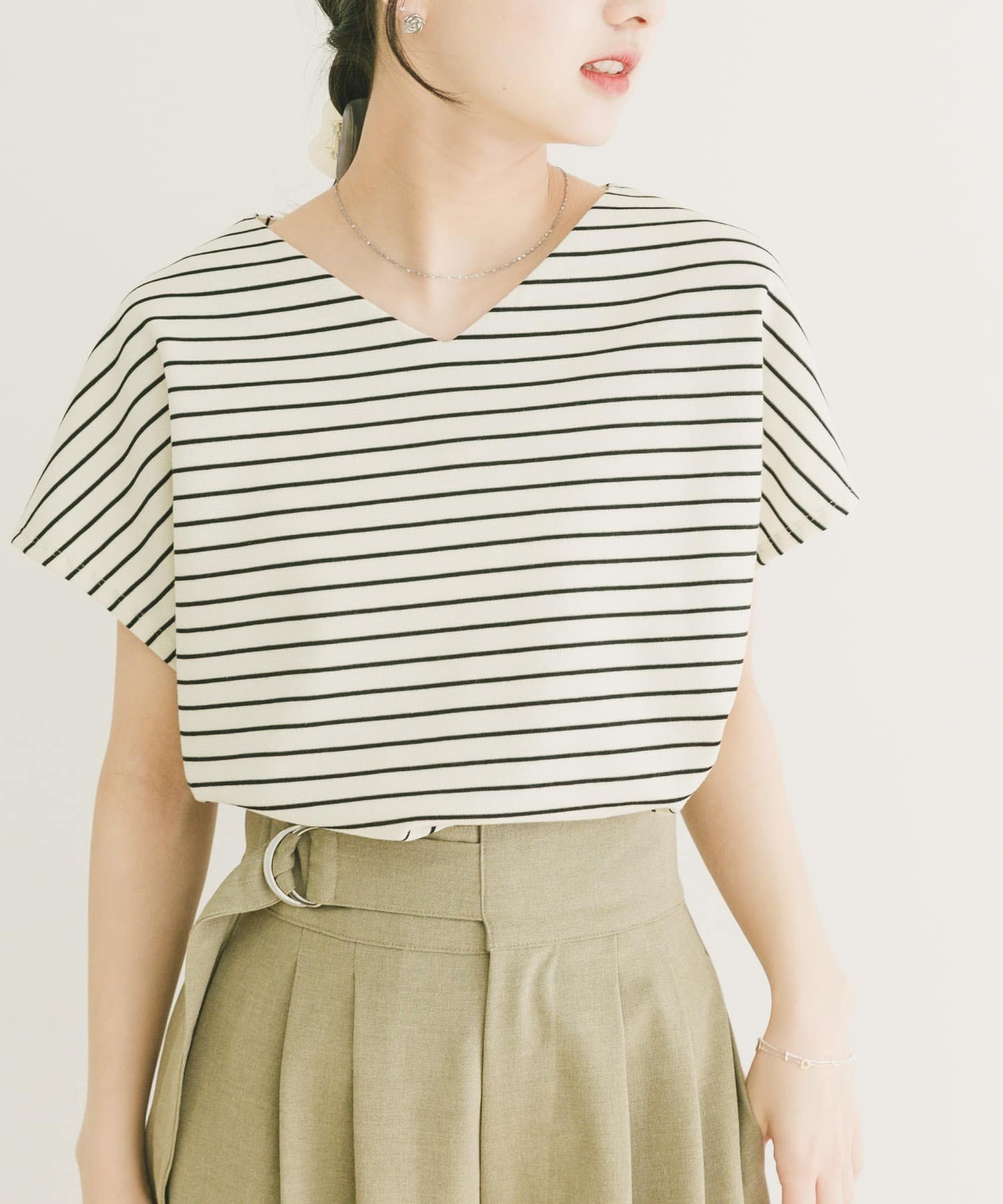 【アイテムズアーバンリサーチ/ITEMS URBAN RESEARCH】のカットミラノフレンチプルオーバー インテリア・キッズ・メンズ・レディースファッション・服の通販 founy(ファニー) 　ファッション　Fashion　レディースファッション　Fashion for Women　トップス・カットソー　Cut & Sew Tops　カジュアルプルオーバー・ニットトップス　Pullovers & Knit Tops / Casual Pullovers　インナー　Innerwear　ウォッシャブル　Machine Washable　洗える　Machine Washable　シンプル　Simple, Minimal　スリーブ　Sleeve, Long Sleeve / Short Sleeve　デコルテ　Décolleté, Neckline　人気　Popular, Best Seller　フレンチ　French, French Style　ミラノ　Milano Style, Italian-Inspired　リラックス　Relax, Relaxed Fit　S/S・春夏　SS, Spring/Summer, Warm Season　夏　Summer　エレガント 上品　Elegant　2026年　2026　ホワイト系その他|ID: prp329100004939441 ipo3291000000037065403