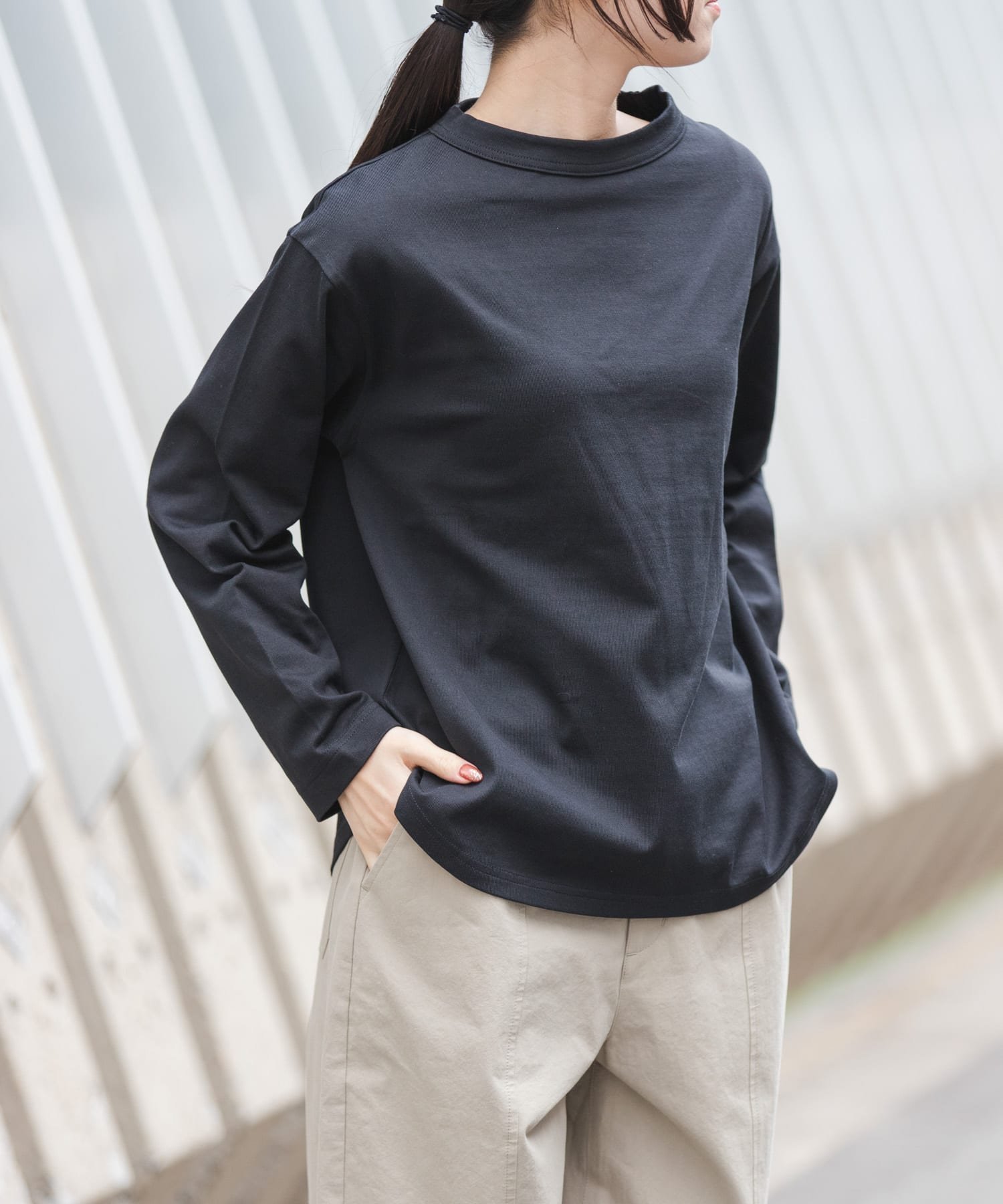 【アーバンリサーチ ドアーズ/URBAN RESEARCH DOORS】のFORK SPOON ボトルネックロングスリーブTシャツ インテリア・キッズ・メンズ・レディースファッション・服の通販 founy(ファニー) 　ファッション　Fashion　レディースファッション　Fashion for Women　トップス・カットソー　Cut & Sew Tops　シャツ・ブラウス・オフィスカジュアル　Elegant Blouses & Button-Ups　ロングTシャツ・Tシャツ　Longline T-Shirts & Tees　インナー　Innerwear　春　Spring　今季　This Season, Current Season　シンプル　Simple, Minimal　デニム　Denim, Jeans Material　ベーシック　Basic, Essential　ボトルネック　Bottle Neck, Mock Neck　ラウンド　Round, Round Neck　ワイド　Wide, Wide Fit　S/S・春夏　SS, Spring/Summer, Warm Season　夏　Summer　2026年　2026　ブラック|ID: prp329100004942158 ipo3291000000037091781