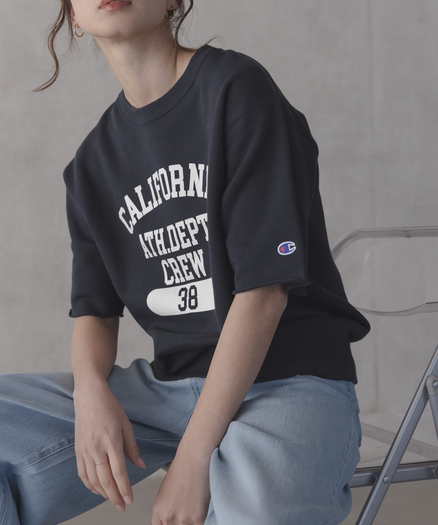 【サニーレーベル/Sonny Label / URBAN RESEARCH】の『別注』CHAMPION×Sonny Label ロゴスウェットTシャツ インテリア・キッズ・メンズ・レディースファッション・服の通販 founy(ファニー) 　ファッション　Fashion　レディースファッション　Fashion for Women　トップス・カットソー　Cut & Sew Tops　シャツ・ブラウス・オフィスカジュアル　Elegant Blouses & Button-Ups　レディースパーカー・カジュアルフーディー　Casual Hoodies & Sweatshirts　ロングTシャツ・Tシャツ　Longline T-Shirts & Tees　スウェット・クルーネックトップス　Sweatshirts & Crewnecks / Relaxed Fit Sweat Tops　今季　This Season, Current Season　スウェット / スエット　Sweatshirt, Sweatwear　トレンド　Trend, Trending Now　別注　Limited Edition, Custom Order　S/S・春夏　SS, Spring/Summer, Warm Season　夏　Summer　2026年　2026　ネイビー|ID: prp329100004942167 ipo3291000000037091830