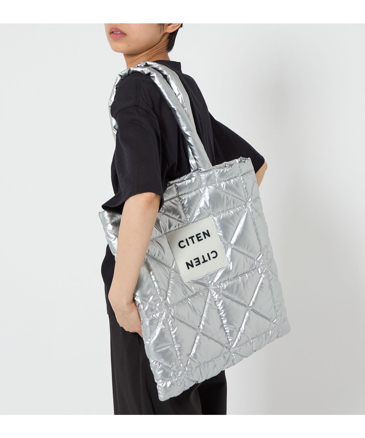 【シテン/CITEN】のCITEN CITEN パデッド トートバッグ 人気、トレンドファッション・服の通販 founy(ファニー) 　ファッション　Fashion　レディースファッション　Fashion for Women　バッグ　Bags　キルティング　Quilted, Quilting　トライアングル　Triangle, Triangular Shape　フィット　Fit, Slim Fit　ポケット　Pocket, Pocket Detail　モコモコ　Fuzzy, Fluffy　A/W・秋冬　Autumn/Winter　おすすめ　Recommended / Our Picks　 other-1|ID: prp329100004942775 ipo3291000000037099140