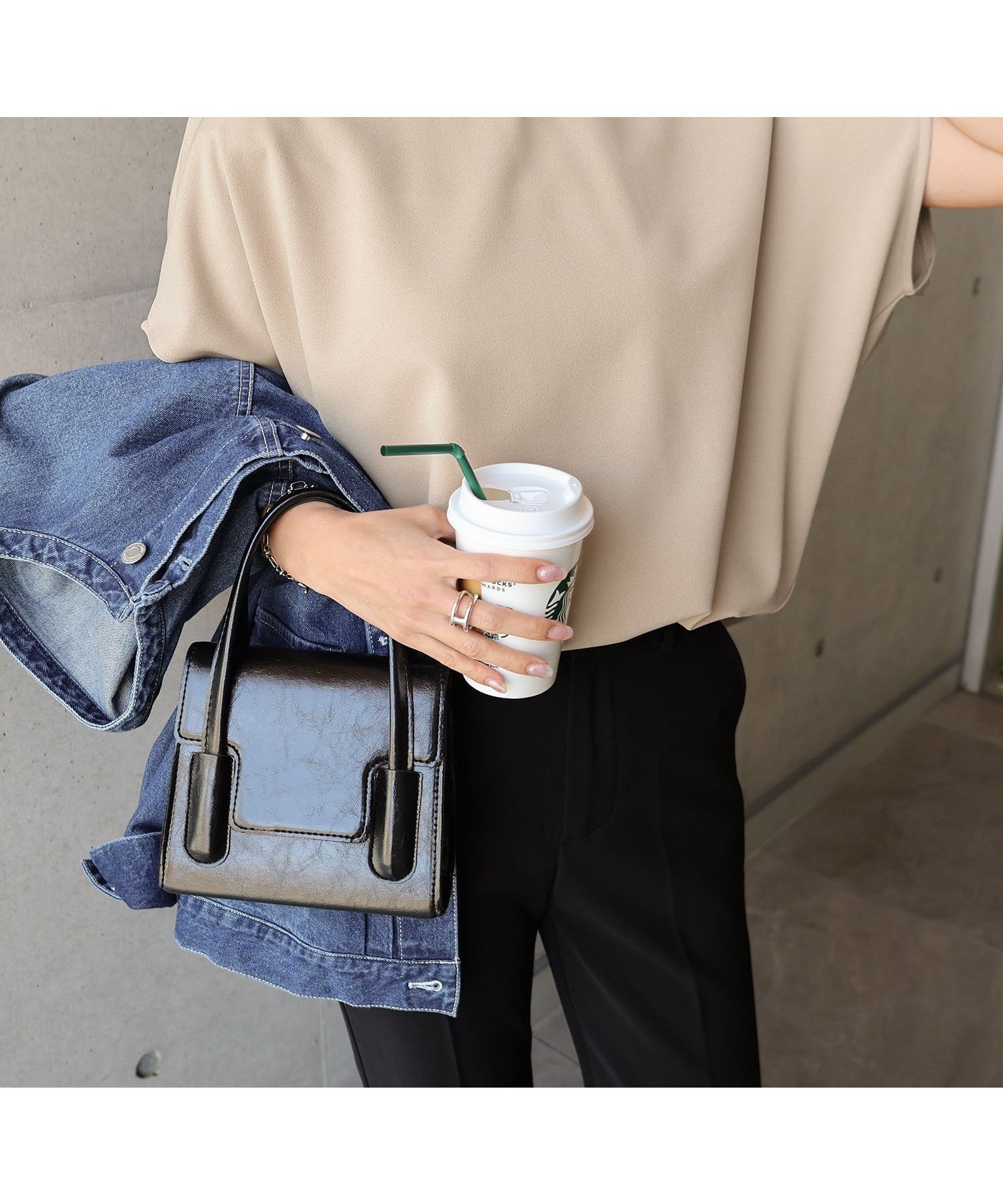 【アンドミー/andme】のきれいめ 梨地 ポンチ ドルマン スリーブトップス インテリア・キッズ・メンズ・レディースファッション・服の通販 founy(ファニー) 　ファッション　Fashion　レディースファッション　Fashion for Women　トップス・カットソー　Cut & Sew Tops　洗える　Machine Washable　カットソー　Cut and Sewn Top　ジョーゼット　Georgette, Semi-Sheer Fabric　ラウンド　Round, Round Neck　楽ちん　Easy Fit, Comfortable　ワーク　Workwear, Utility Style　エレガント 上品　Elegant　ライトベージュ|ID: prp329100004942811 ipo3291000000037099419