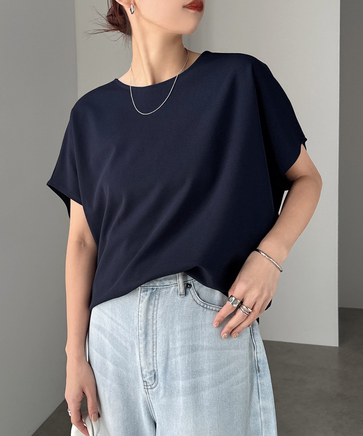 【アンドミー/andme】のきれいめ 梨地 ポンチ ドルマン スリーブトップス インテリア・キッズ・メンズ・レディースファッション・服の通販 founy(ファニー) 　ファッション　Fashion　レディースファッション　Fashion for Women　トップス・カットソー　Cut & Sew Tops　洗える　Machine Washable　カットソー　Cut and Sewn Top　ジョーゼット　Georgette, Semi-Sheer Fabric　ラウンド　Round, Round Neck　楽ちん　Easy Fit, Comfortable　ワーク　Workwear, Utility Style　エレガント 上品　Elegant　ネイビー|ID: prp329100004942811 ipo3291000000037099420