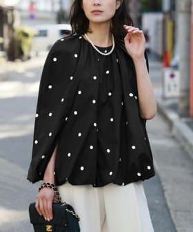 【リバーフィールド アンド コー/RIVER FIELD & Co】の2WAYドットバルーンブラウス【洗える】 人気、トレンドファッション・服の通販 founy(ファニー) ファッション Fashion レディースファッション Fashion for Women トップス・カットソー Cut & Sew Tops シャツ・ブラウス・オフィスカジュアル Elegant Blouses & Button-Ups 洗える Machine Washable ギャザー Gathered, Ruffled シンプル Simple, Minimal ドット Polka Dot, Dot Pattern ノースリーブ Sleeveless, No-Sleeve バルーン Balloon, Balloon Silhouette プリント Print, Printed Pattern ポンチョ Poncho, Cape Style 再入荷 Restock / Back in Stock おすすめ Recommended / Our Picks エレガント 上品 Elegant |ID:prp329100004942812