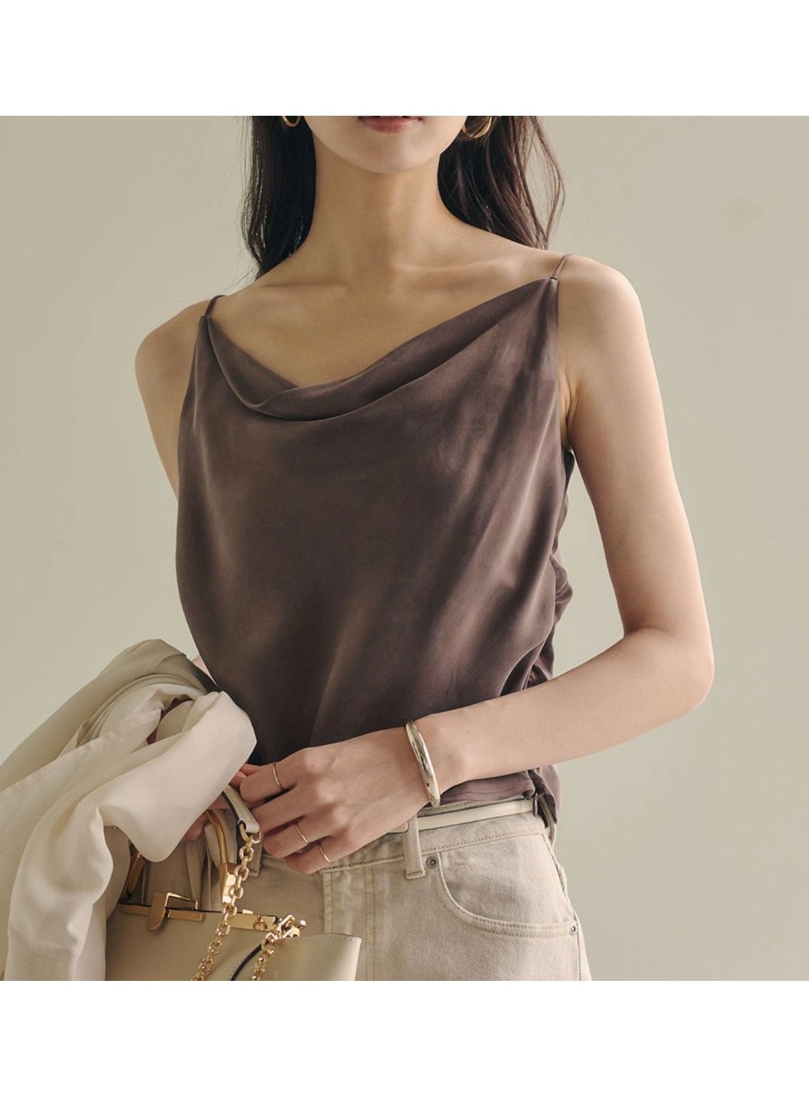 【アニュアンス/anuans】のフィブリルサテンドレープキャミ インテリア・キッズ・メンズ・レディースファッション・服の通販 founy(ファニー) 　ファッション　Fashion　レディースファッション　Fashion for Women　トップス・カットソー　Cut & Sew Tops　キャミソール&ノースリーブ　Camisoles & Sleeveless Tops　おすすめ　Recommended / Our Picks　インナー　Innerwear　キュプラ　Cupro, Eco Fabric　サテン　Satin, Glossy Fabric　ジャケット　Jacket, Outerwear　デコルテ　Décolleté, Neckline　ドレープ　Drape, Draping Fabric　エレガント 上品　Elegant　BROWN|ID: prp329100004942813 ipo3291000000037099426