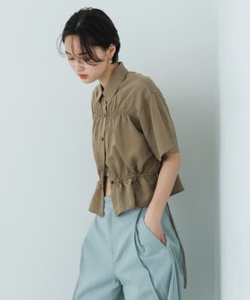 【センスオブプレイス/SENSE OF PLACE by URBAN RESEARCH】のクロップドペプラムシャーリングシャツ 大人の最旬トレンドファッション＆コーディネート founy(ファウニー) ファッション Fashion レディースファッション Fashion for Women トップス・カットソー Cut & Sew Tops シャツ・ブラウス・オフィスカジュアル Elegant Blouses & Button-Ups クロップド Cropped, Short Length コンパクト Compact, Small Size シャーリング Shirring, Ruched シンプル Simple, Minimal ストライプ Stripe, Striped Pattern バランス Balance, Style Balance ペプラム Peplum, Flared Hem リボン Ribbon, Bow リラックス Relax, Relaxed Fit S/S・春夏 SS, Spring/Summer, Warm Season 夏 Summer エレガント 上品 Elegant 2026年 2026 2026春夏・S/S Spring/Summer 2026 SS26 |ID:prp329100004942820
