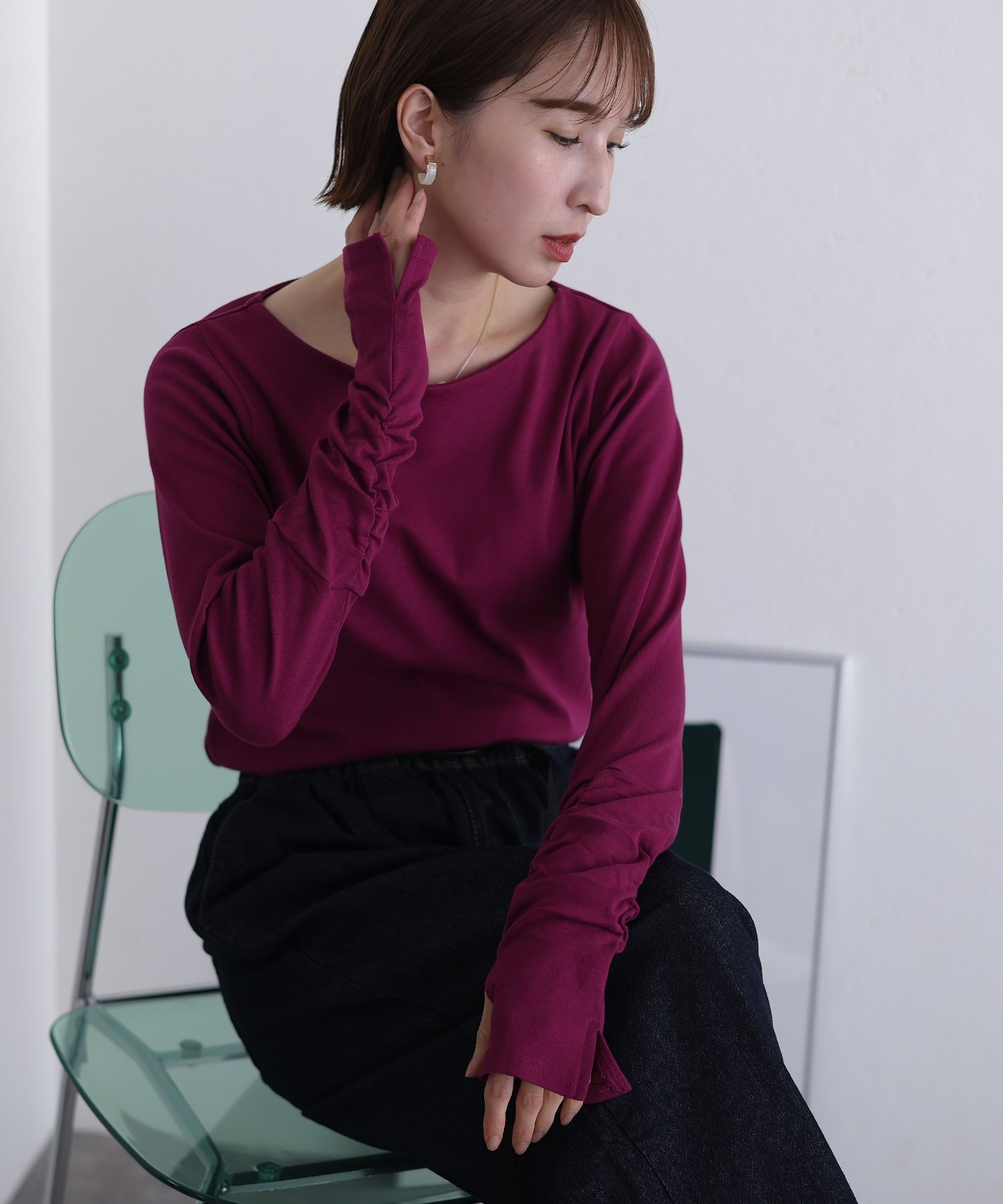 【プールヴー/PourVous】のボートネック指空きTシャツ カットソーきれいめトップス 長袖 七分袖 ブラウス インテリア・キッズ・メンズ・レディースファッション・服の通販 founy(ファニー) 　ファッション　Fashion　レディースファッション　Fashion for Women　トップス・カットソー　Cut & Sew Tops　シャツ・ブラウス・オフィスカジュアル　Elegant Blouses & Button-Ups　ロングTシャツ・Tシャツ　Longline T-Shirts & Tees　カットソー・ベーシックTシャツ　Cut-and-Sewn Tops / Stretch Tees & Basics　カットソー　Cut and Sewn Top　長袖　Long Sleeve, Full Sleeve　ラズベリー|ID: prp329100004942828 ipo3291000000037099550