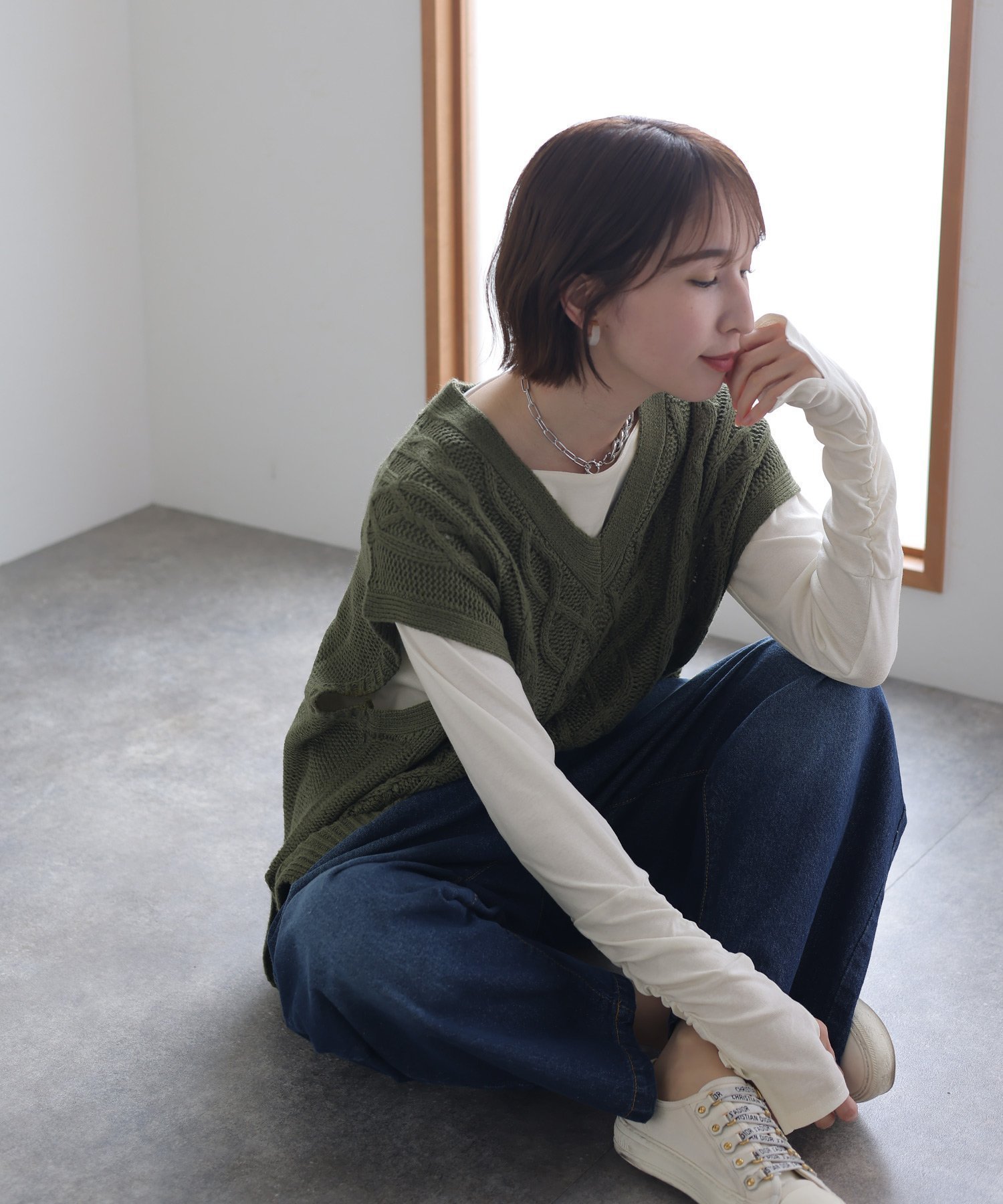 【プールヴー/PourVous】のボートネック指空きTシャツ カットソーきれいめトップス 長袖 七分袖 ブラウス インテリア・キッズ・メンズ・レディースファッション・服の通販 founy(ファニー) 　ファッション　Fashion　レディースファッション　Fashion for Women　トップス・カットソー　Cut & Sew Tops　シャツ・ブラウス・オフィスカジュアル　Elegant Blouses & Button-Ups　ロングTシャツ・Tシャツ　Longline T-Shirts & Tees　カットソー・ベーシックTシャツ　Cut-and-Sewn Tops / Stretch Tees & Basics　カットソー　Cut and Sewn Top　長袖　Long Sleeve, Full Sleeve　オフホワイト|ID: prp329100004942828 ipo3291000000037099553