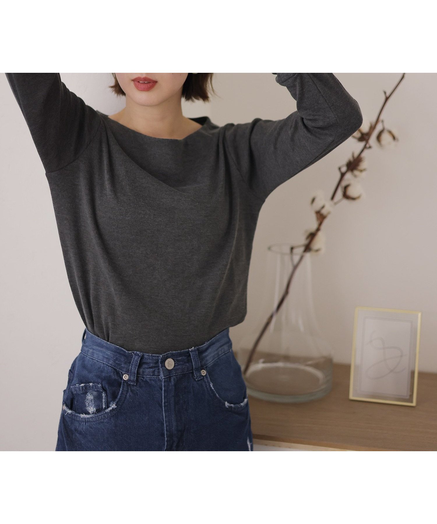 【プールヴー/PourVous】のボートネック指空きTシャツ カットソーきれいめトップス 長袖 七分袖 ブラウス インテリア・キッズ・メンズ・レディースファッション・服の通販 founy(ファニー) 　ファッション　Fashion　レディースファッション　Fashion for Women　トップス・カットソー　Cut & Sew Tops　シャツ・ブラウス・オフィスカジュアル　Elegant Blouses & Button-Ups　ロングTシャツ・Tシャツ　Longline T-Shirts & Tees　カットソー・ベーシックTシャツ　Cut-and-Sewn Tops / Stretch Tees & Basics　カットソー　Cut and Sewn Top　長袖　Long Sleeve, Full Sleeve　チャコールグレー|ID: prp329100004942828 ipo3291000000037099554