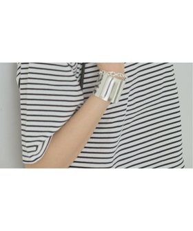 【ジャーナルスタンダード レサージュ/journal standard L'essage】の《追加》【JANE SMITH/ジェーンスミス】別注 BIG Tシャツ 人気、トレンドファッション・服の通販 founy(ファニー) ファッション Fashion レディースファッション Fashion for Women トップス・カットソー Cut & Sew Tops シャツ・ブラウス・オフィスカジュアル Elegant Blouses & Button-Ups ロングTシャツ・Tシャツ Longline T-Shirts & Tees 2026年 2026 コレクション Collection, Seasonal Line シンプル Simple, Minimal スタイリッシュ Stylish, Fashionable スタンダード Standard, Basic ビッグ Big, Oversized 人気 Popular, Best Seller 別注 Limited Edition, Custom Order 夏 Summer 定番 Standard, Basic Item 春 Spring S/S・春夏 SS, Spring/Summer, Warm Season A/W・秋冬 Autumn/Winter |ID:prp329100004942836