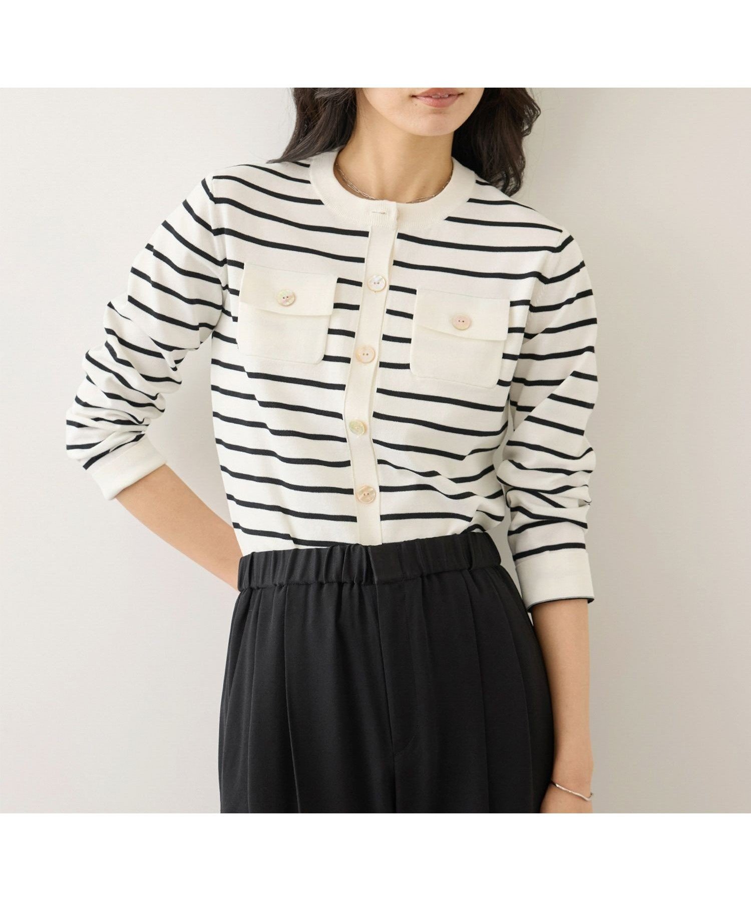 【ロペ/ROPE'】のポケットディテールコンパクトカーディガン/イージーケア インテリア・キッズ・メンズ・レディースファッション・服の通販 founy(ファニー) 　ファッション　Fashion　レディースファッション　Fashion for Women　トップス・カットソー　Cut & Sew Tops　カーディガン・羽織り　Layered Style Cardigans　カーディガン　Cardigan, Knitwear　コンパクト　Compact, Small Size　軽量　Lightweight, Ultra Light　シンプル　Simple, Minimal　スラックス　Slacks, Dress Pants　デスク　Desk, Work Desk　デニム　Denim, Jeans Material　バランス　Balance, Style Balance　フロント　Front, Front Design　ポケット　Pocket, Pocket Detail　ワイド　Wide, Wide Fit　ワーク　Workwear, Utility Style　おすすめ　Recommended / Our Picks　ビジネス 仕事 通勤　Business / Work / Commuting　ホワイト系(13)|ID: prp329100004942856 ipo3291000000037099708