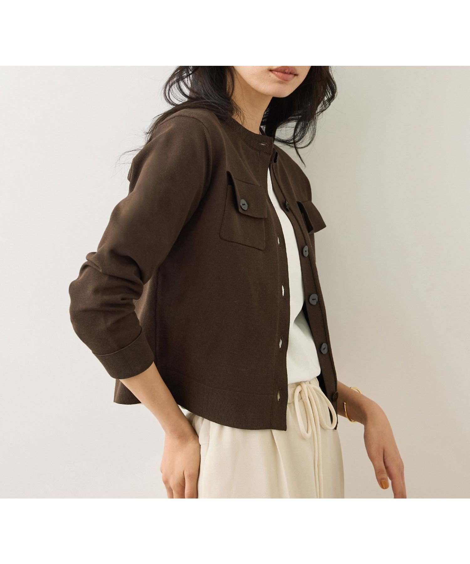【ロペ/ROPE'】のポケットディテールコンパクトカーディガン/イージーケア インテリア・キッズ・メンズ・レディースファッション・服の通販 founy(ファニー) 　ファッション　Fashion　レディースファッション　Fashion for Women　トップス・カットソー　Cut & Sew Tops　カーディガン・羽織り　Layered Style Cardigans　カーディガン　Cardigan, Knitwear　コンパクト　Compact, Small Size　軽量　Lightweight, Ultra Light　シンプル　Simple, Minimal　スラックス　Slacks, Dress Pants　デスク　Desk, Work Desk　デニム　Denim, Jeans Material　バランス　Balance, Style Balance　フロント　Front, Front Design　ポケット　Pocket, Pocket Detail　ワイド　Wide, Wide Fit　ワーク　Workwear, Utility Style　おすすめ　Recommended / Our Picks　ビジネス 仕事 通勤　Business / Work / Commuting　ブラウン(22)|ID: prp329100004942856 ipo3291000000037099709
