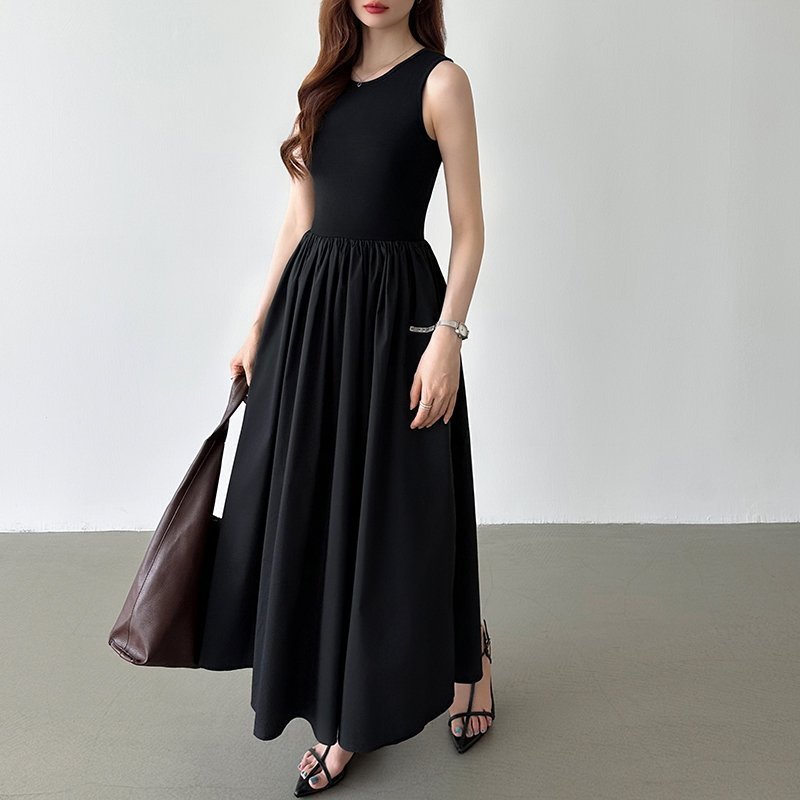 【ココモモ/COCOMOMO】のドッキングワンピース 夏ワンピース 選べるデザイン ワンピース レディース インテリア・キッズ・メンズ・レディースファッション・服の通販 founy(ファニー) 　ファッション　Fashion　レディースファッション　Fashion for Women　ワンピース　Dresses　タンク　Tank Top, Sleeveless Top　ドッキング　Docking, Mixed Material　ノースリーブ　Sleeveless, No-Sleeve　ボーダー　Border, Stripe　ポケット　Pocket, Pocket Detail　半袖　Short Sleeve, Half Sleeve　夏　Summer　無地　Plain, Solid Color　ノースリーブ・ブラック|ID: prp329100004942868 ipo3291000000037099777