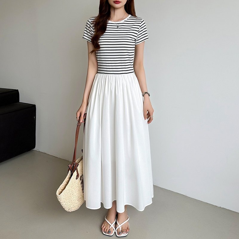 【ココモモ/COCOMOMO】のドッキングワンピース 夏ワンピース 選べるデザイン ワンピース レディース インテリア・キッズ・メンズ・レディースファッション・服の通販 founy(ファニー) 　ファッション　Fashion　レディースファッション　Fashion for Women　ワンピース　Dresses　タンク　Tank Top, Sleeveless Top　ドッキング　Docking, Mixed Material　ノースリーブ　Sleeveless, No-Sleeve　ボーダー　Border, Stripe　ポケット　Pocket, Pocket Detail　半袖　Short Sleeve, Half Sleeve　夏　Summer　無地　Plain, Solid Color　半袖・ホワイトボーダー|ID: prp329100004942868 ipo3291000000037099783