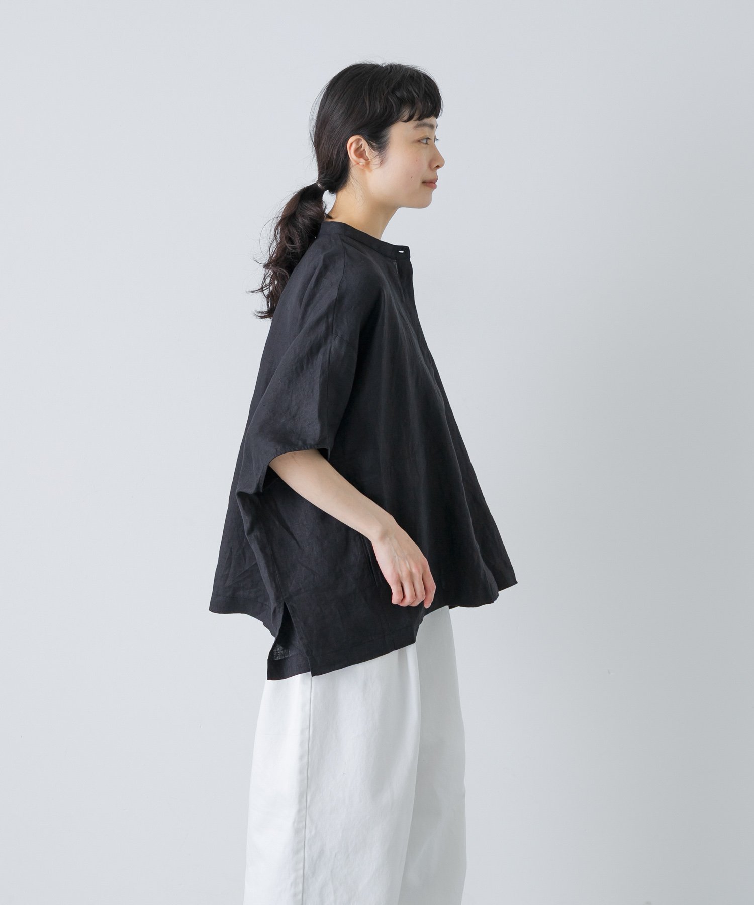 【かぐれ/kagure / URBAN RESEARCH】のリネンスクエアケープシャツ インテリア・キッズ・メンズ・レディースファッション・服の通販 founy(ファニー) 　ファッション　Fashion　レディースファッション　Fashion for Women　トップス・カットソー　Cut & Sew Tops　シャツ・ブラウス・オフィスカジュアル　Elegant Blouses & Button-Ups　スタンド　Stand Collar, Upright Stand　スリット　Slit, Slit Detail　ポケット　Pocket, Pocket Detail　リネン　Linen, Linen Fabric　ワイド　Wide, Wide Fit　S/S・春夏　SS, Spring/Summer, Warm Season　夏　Summer　エレガント 上品　Elegant　2026年　2026　2026春夏・S/S　Spring/Summer 2026 SS26　ブラック|ID: prp329100004943102 ipo3291000000037103016