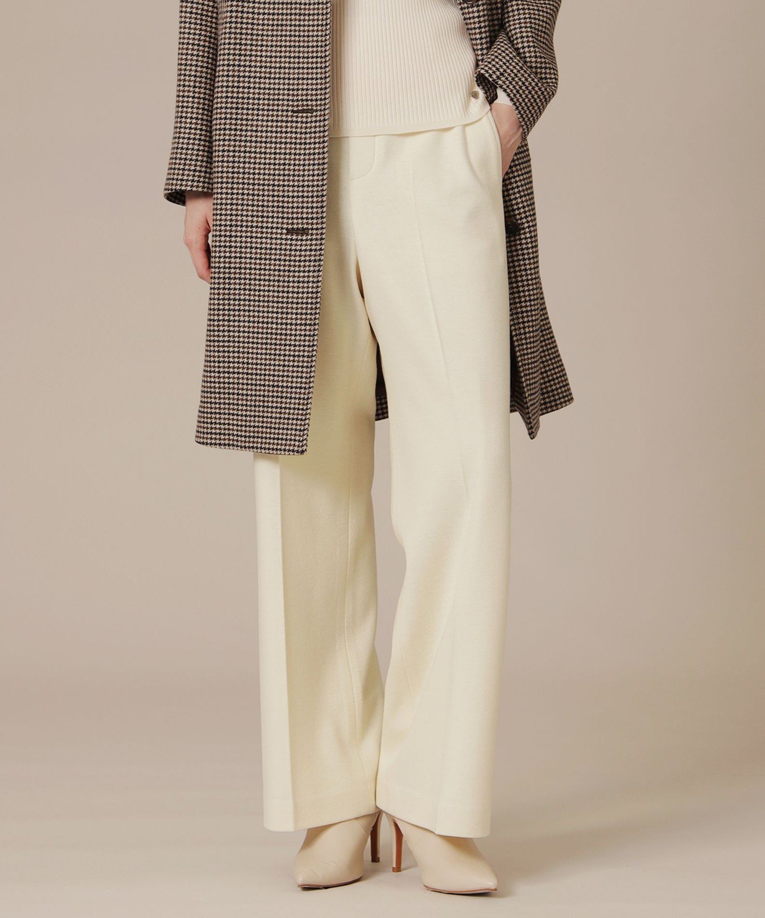 【マッキントッシュ ロンドン/MACKINTOSH LONDON】のウォッシャブルウールワイドパンツ インテリア・キッズ・メンズ・レディースファッション・服の通販 founy(ファニー) 　ファッション　Fashion　レディースファッション　Fashion for Women　パンツ　Pants & Trousers　ウォッシャブル　Machine Washable　ドレープ　Drape, Draping Fabric　ワイド　Wide, Wide Fit　冬　Winter / This Winter　秋　Autumn　ホワイト|ID: prp329100004943116 ipo3291000000037103209