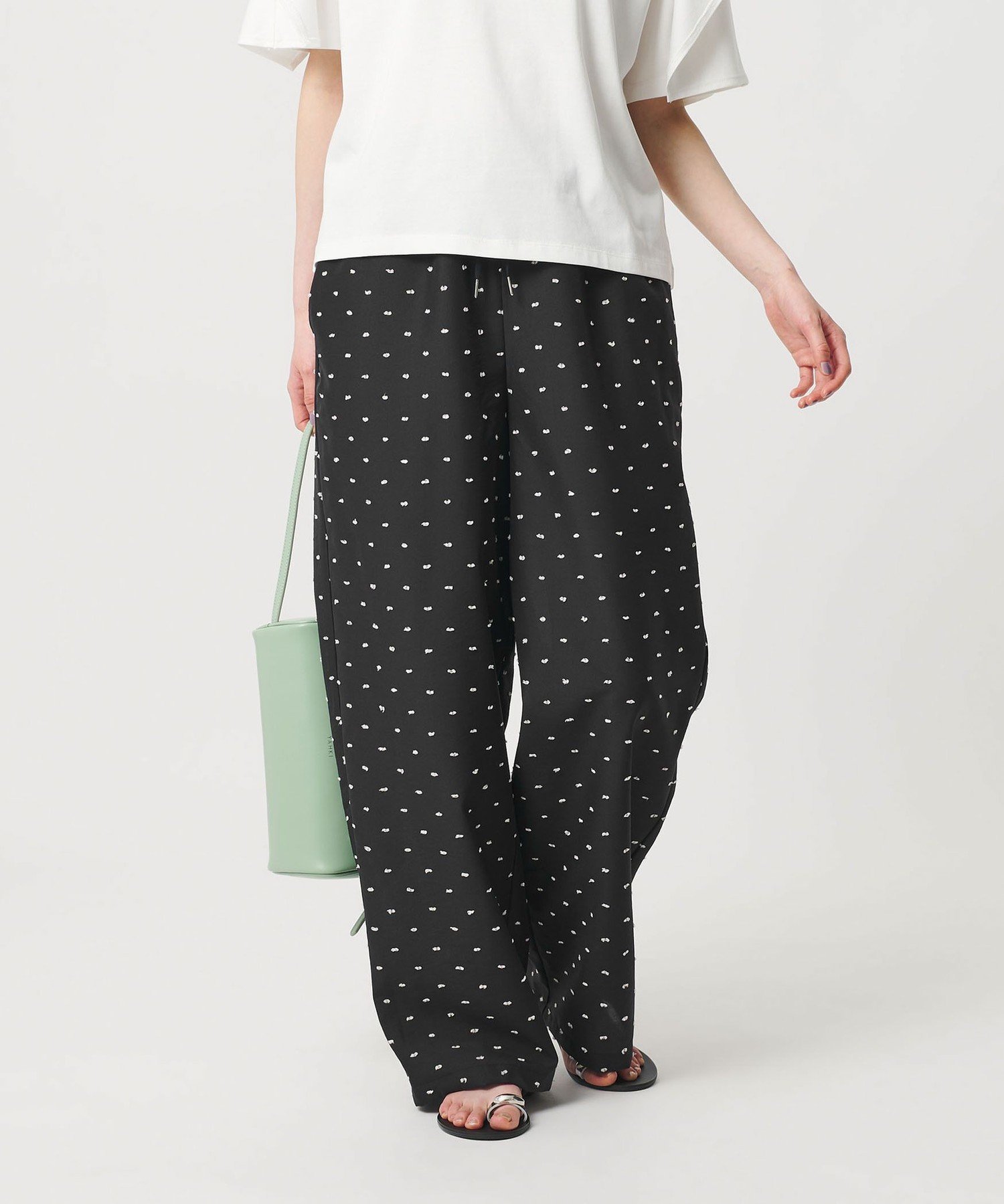 【ビューティ&ユース ユナイテッドアローズ/BEAUTY&YOUTH / UNITED ARROWS】の【WEB限定 Wardrobe DAILY MINIMAL】ドビードット イージーパンツ ウォッシャブル インテリア・キッズ・メンズ・レディースファッション・服の通販 founy(ファニー) 　ファッション　Fashion　レディースファッション　Fashion for Women　パンツ　Pants & Trousers　ウォッシャブル　Machine Washable　オケージョン　Occasion Wear　シンプル　Simple, Minimal　ジャケット　Jacket, Outerwear　ストレート　Straight, Straight Cut　ドット　Polka Dot, Dot Pattern　ドローストリング　Drawstring, Pull Cord　パーカー　Hoodie, Parka　フィット　Fit, Slim Fit　おすすめ　Recommended / Our Picks　エレガント 上品　Elegant　ビジネス 仕事 通勤　Business / Work / Commuting　BLACK|ID: prp329100004943117 ipo3291000000037103222