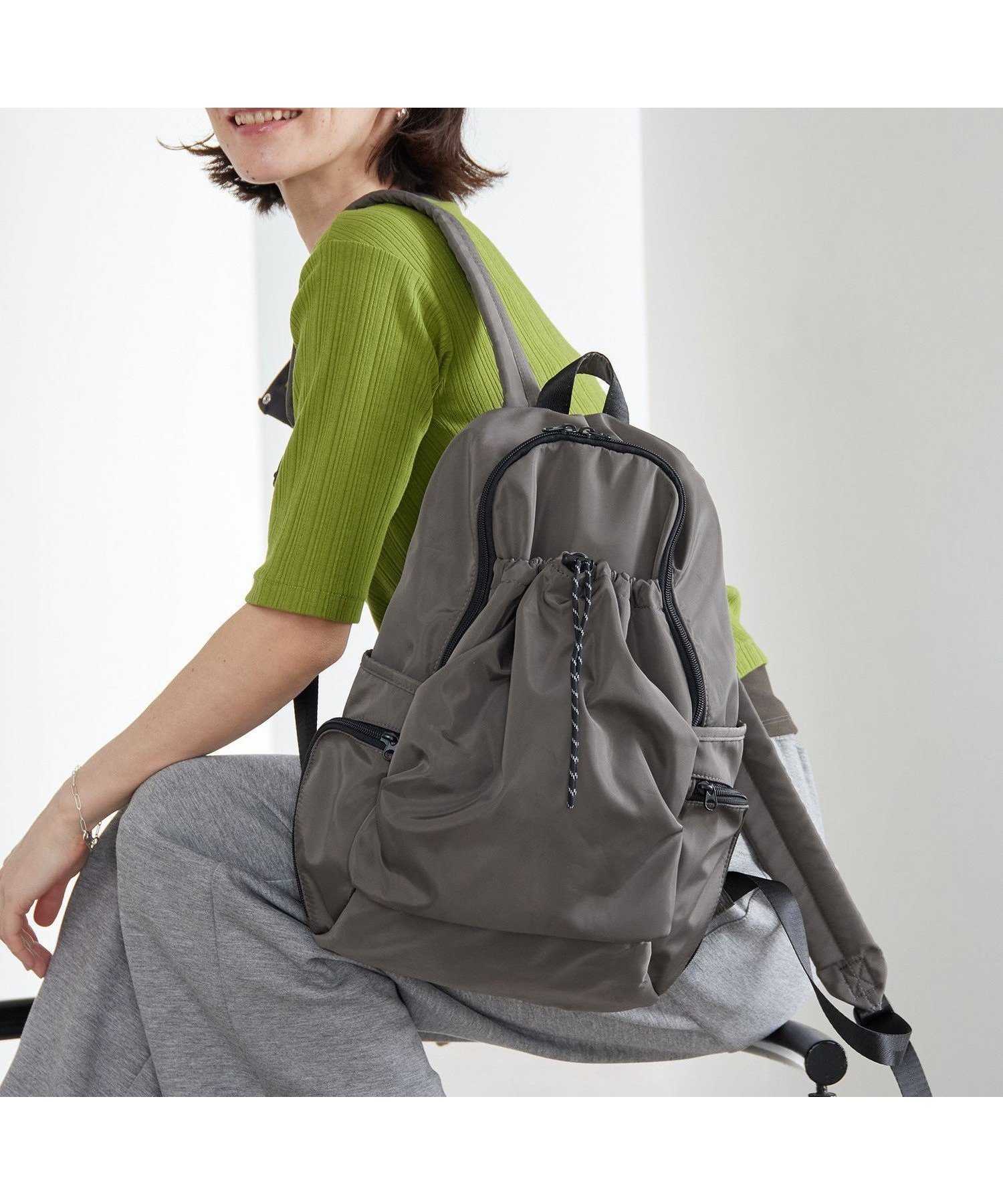 【ビューティ&ユース ユナイテッドアローズ/BEAUTY&YOUTH / UNITED ARROWS】のドロストポケット リュック インテリア・キッズ・メンズ・レディースファッション・服の通販 founy(ファニー) 　ファッション　Fashion　レディースファッション　Fashion for Women　軽量　Lightweight, Ultra Light　スマート　Smart, Elegant　トレンド　Trend, Trending Now　フェミニン　Feminine, Girly　フロント　Front, Front Design　ポケット　Pocket, Pocket Detail　リュック　Backpack, Rucksack　おすすめ　Recommended / Our Picks　旅行　Travel　ビジネス 仕事 通勤　Business / Work / Commuting　DK.GRAY|ID: prp329100004943123 ipo3291000000037103308